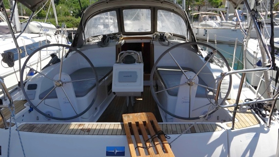 Bavaria Cruiser 37 — photo 6