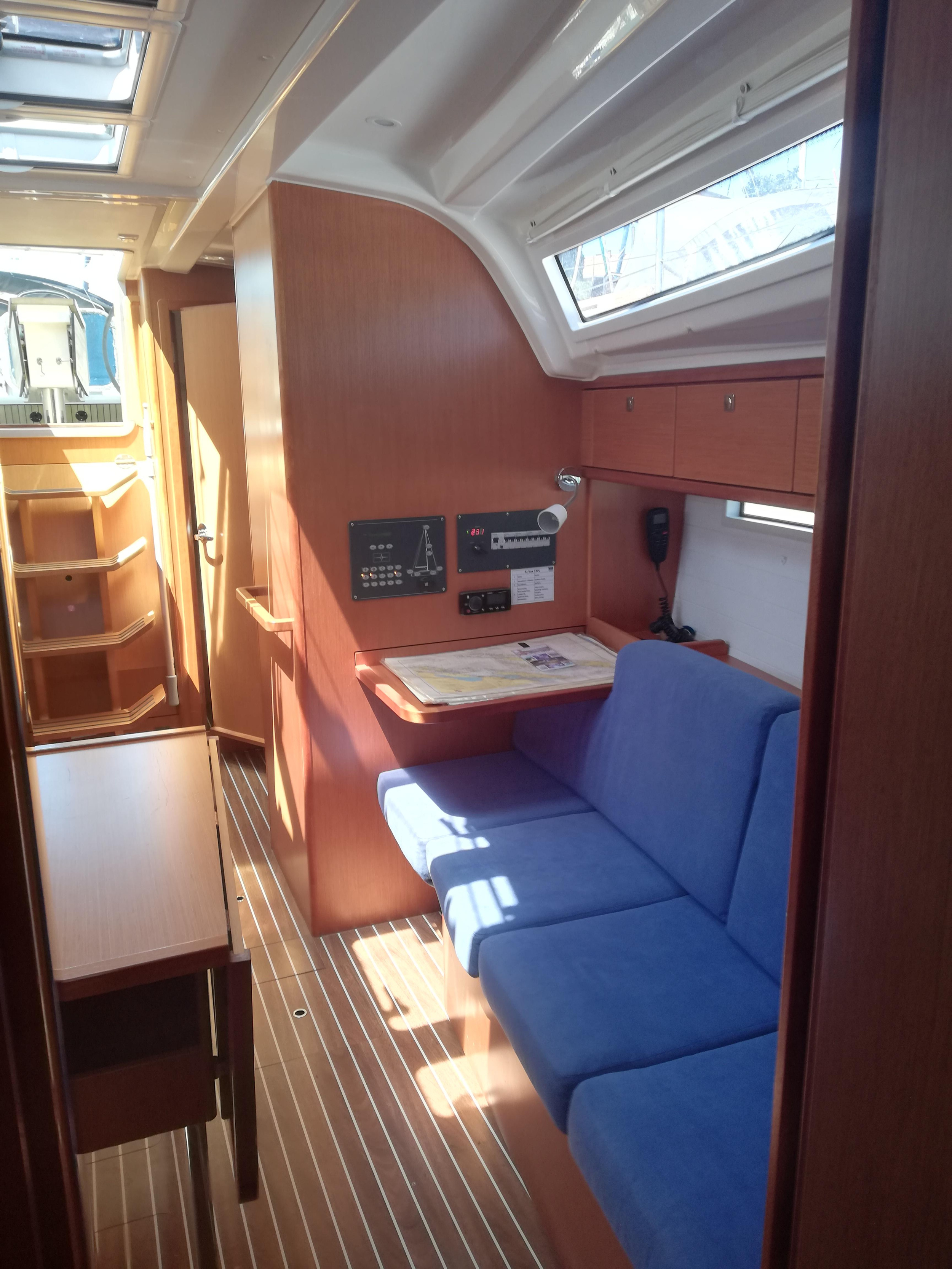 Bavaria Cruiser 37 — photo 2