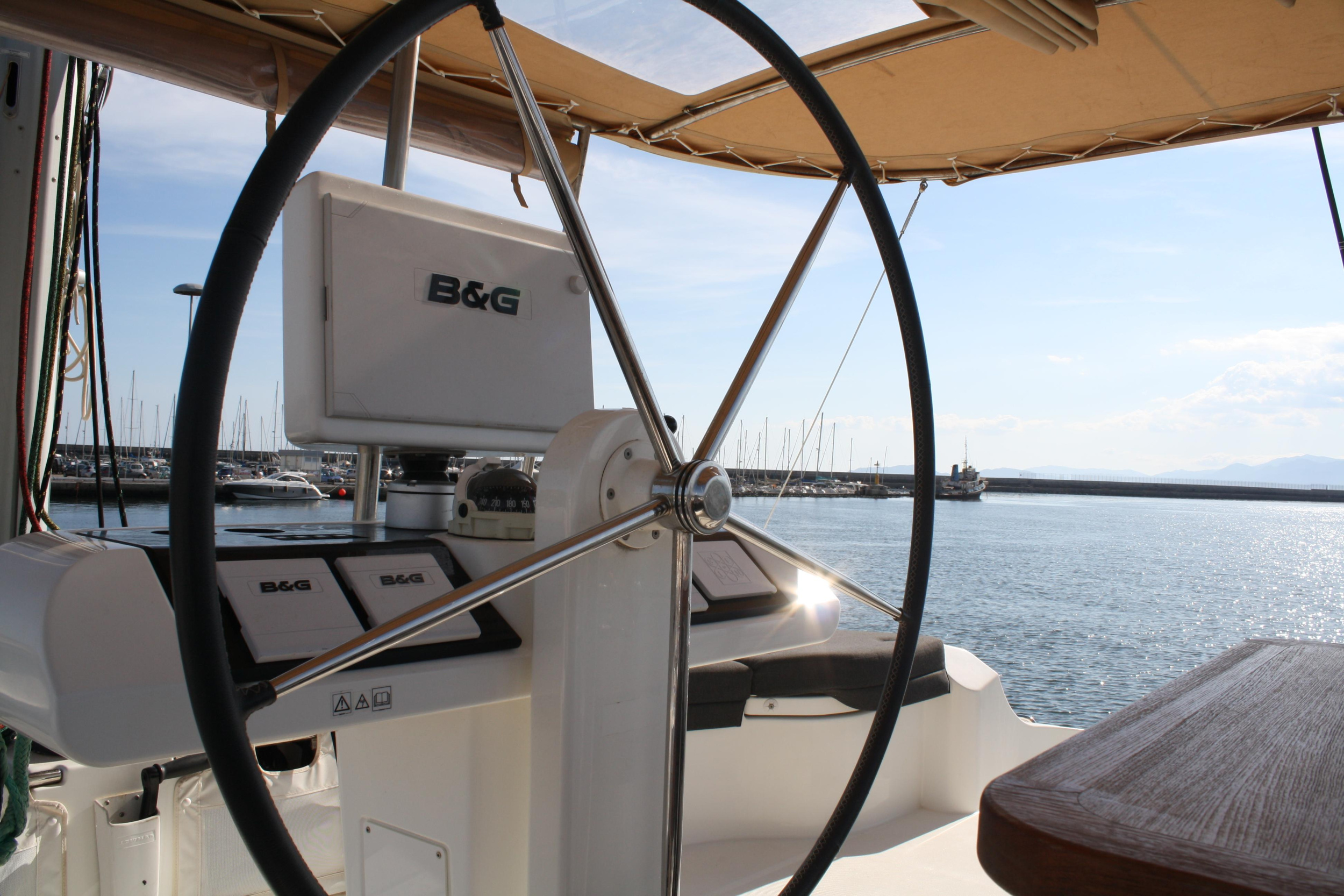 Lagoon 52F — photo 10