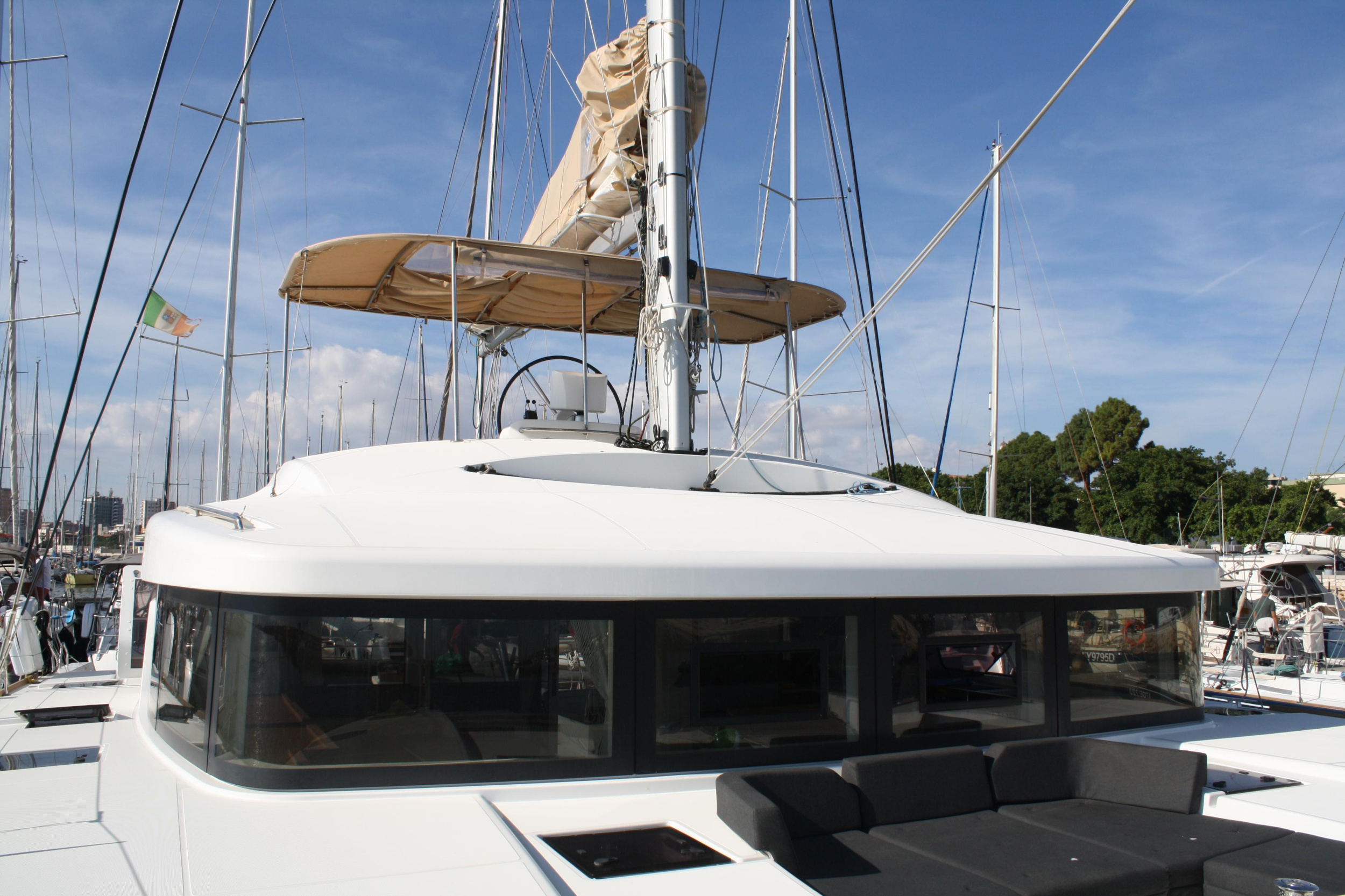 Lagoon 52F — photo 21