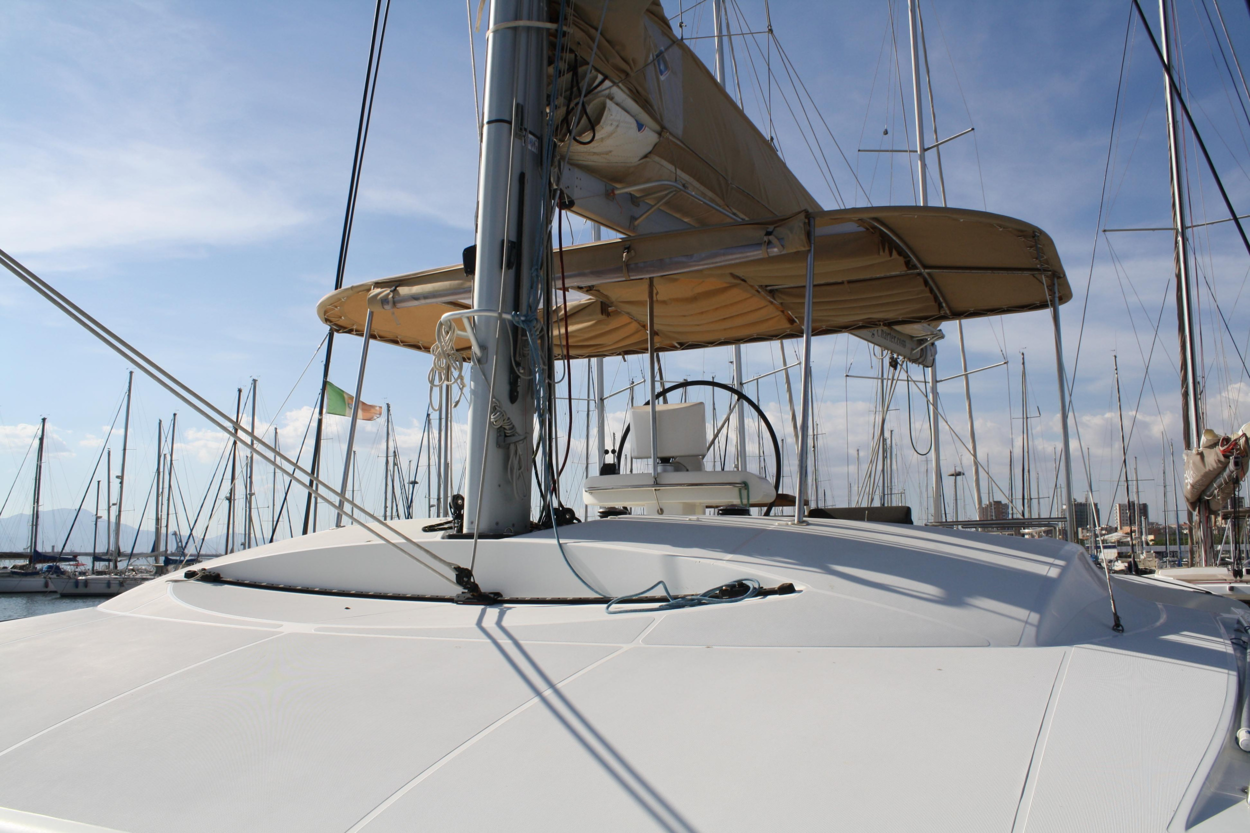 Lagoon 52F — photo 24