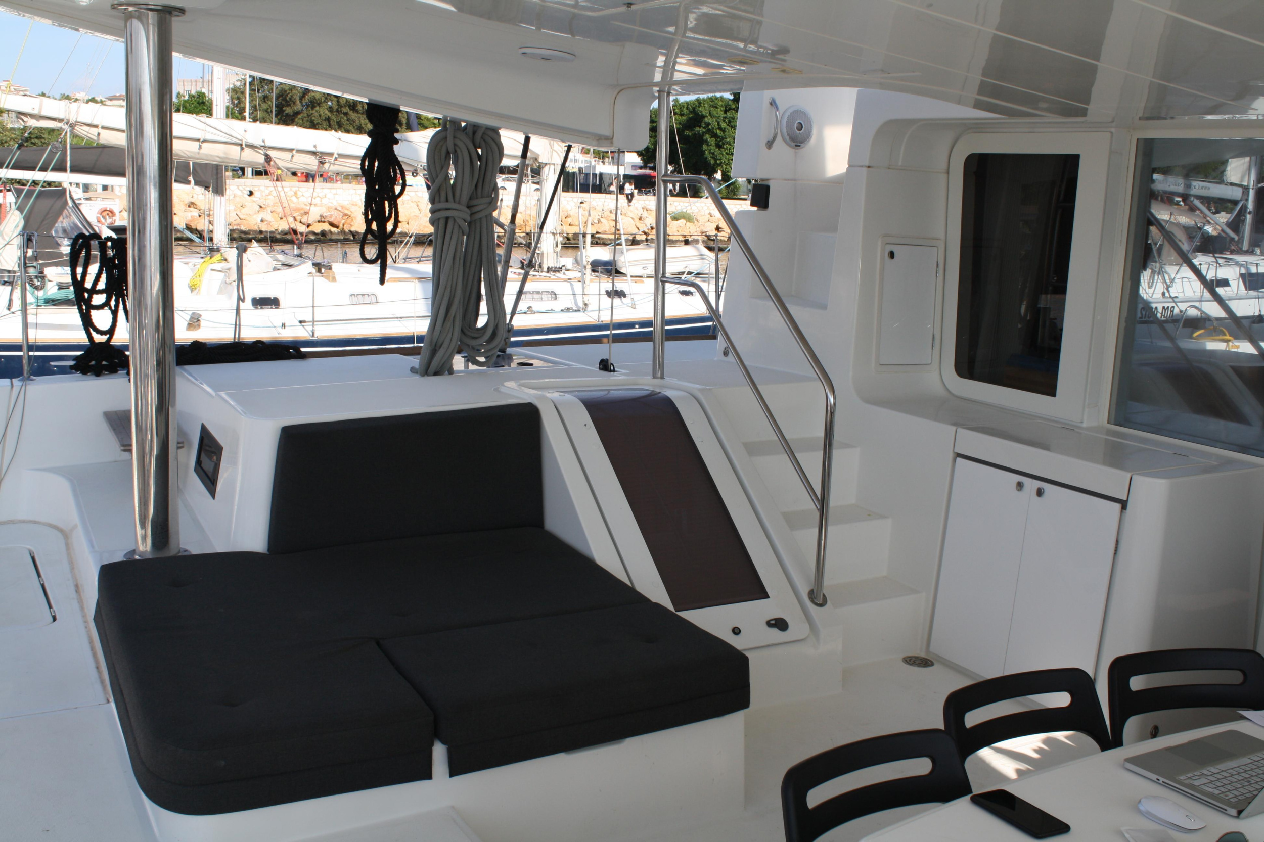 Lagoon 52F — photo 15