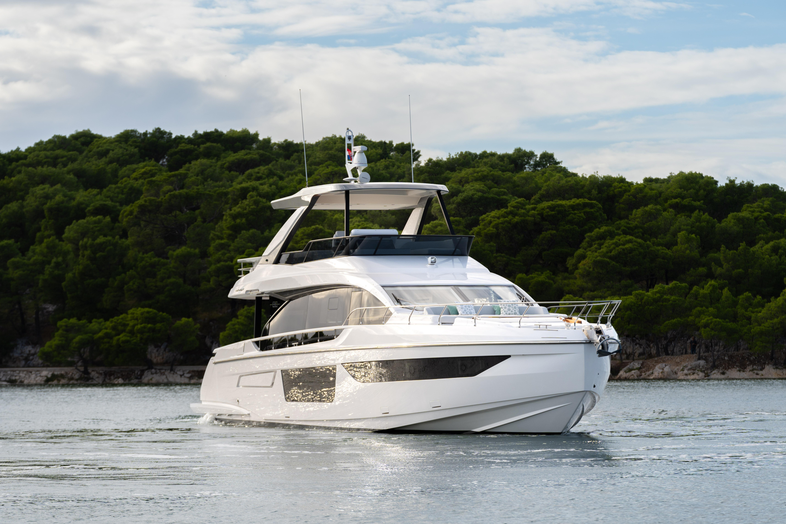 Azimut 68 Fly — photo 11