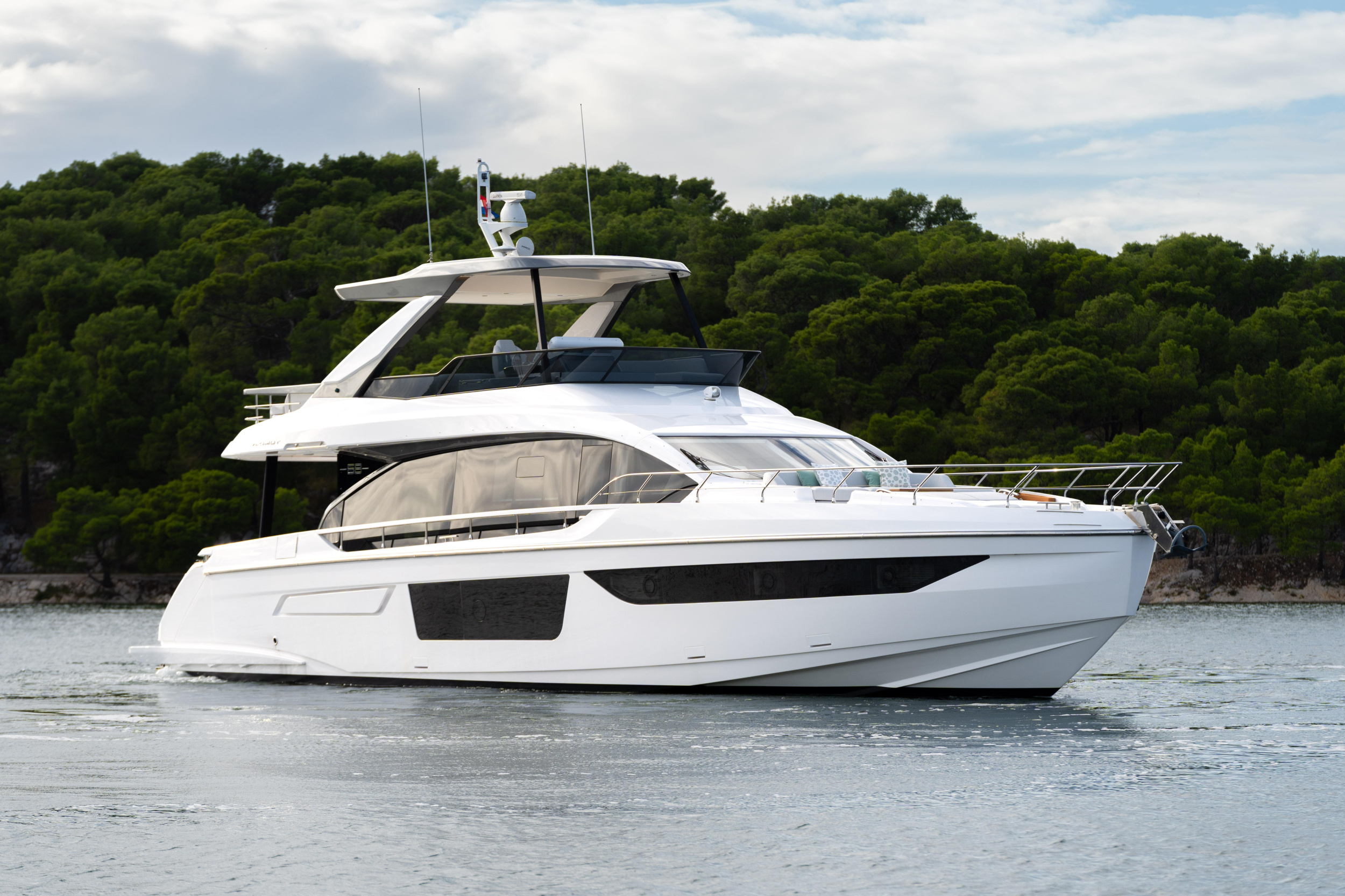 Azimut 68 Fly — photo 46