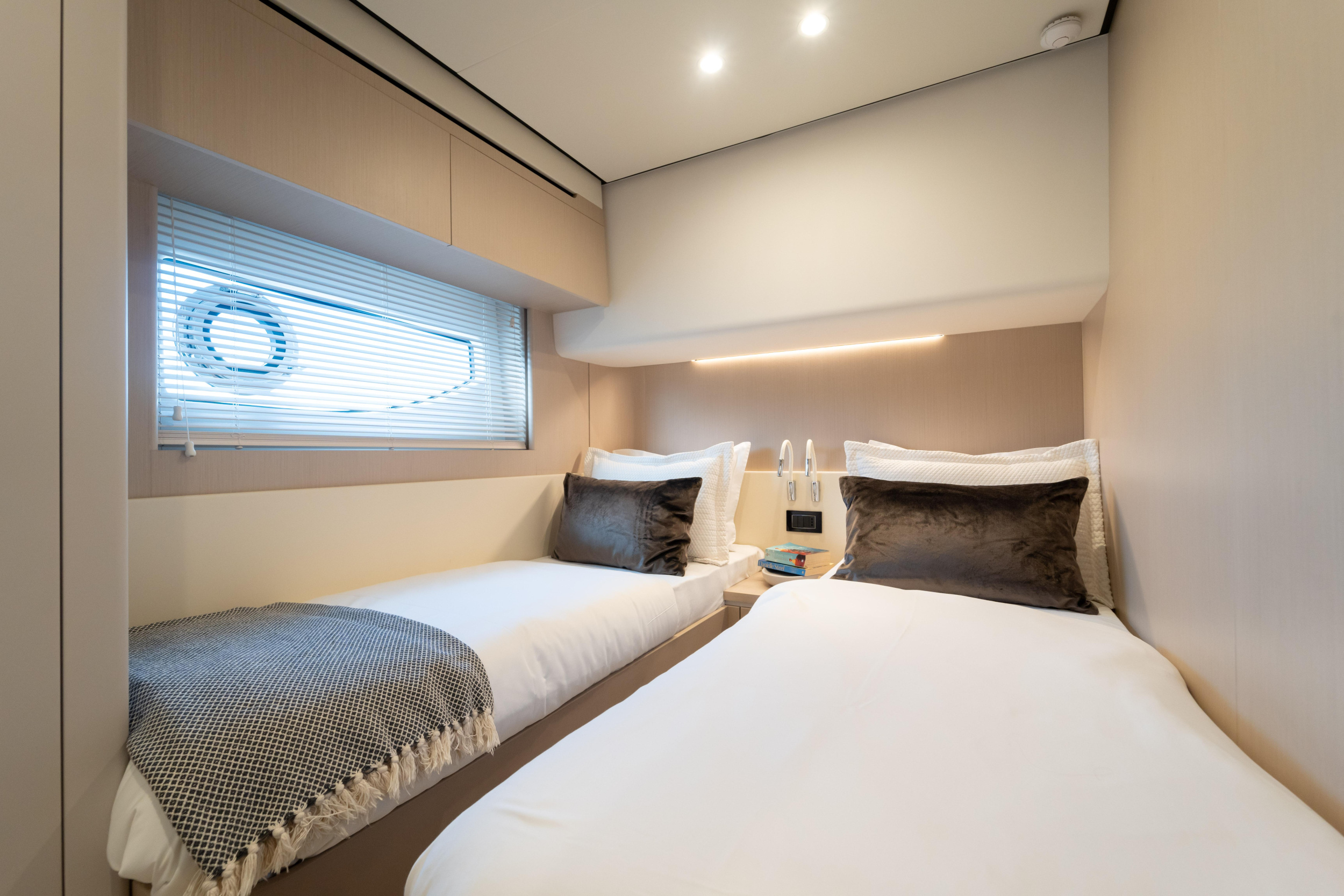 Azimut 68 Fly — photo 53