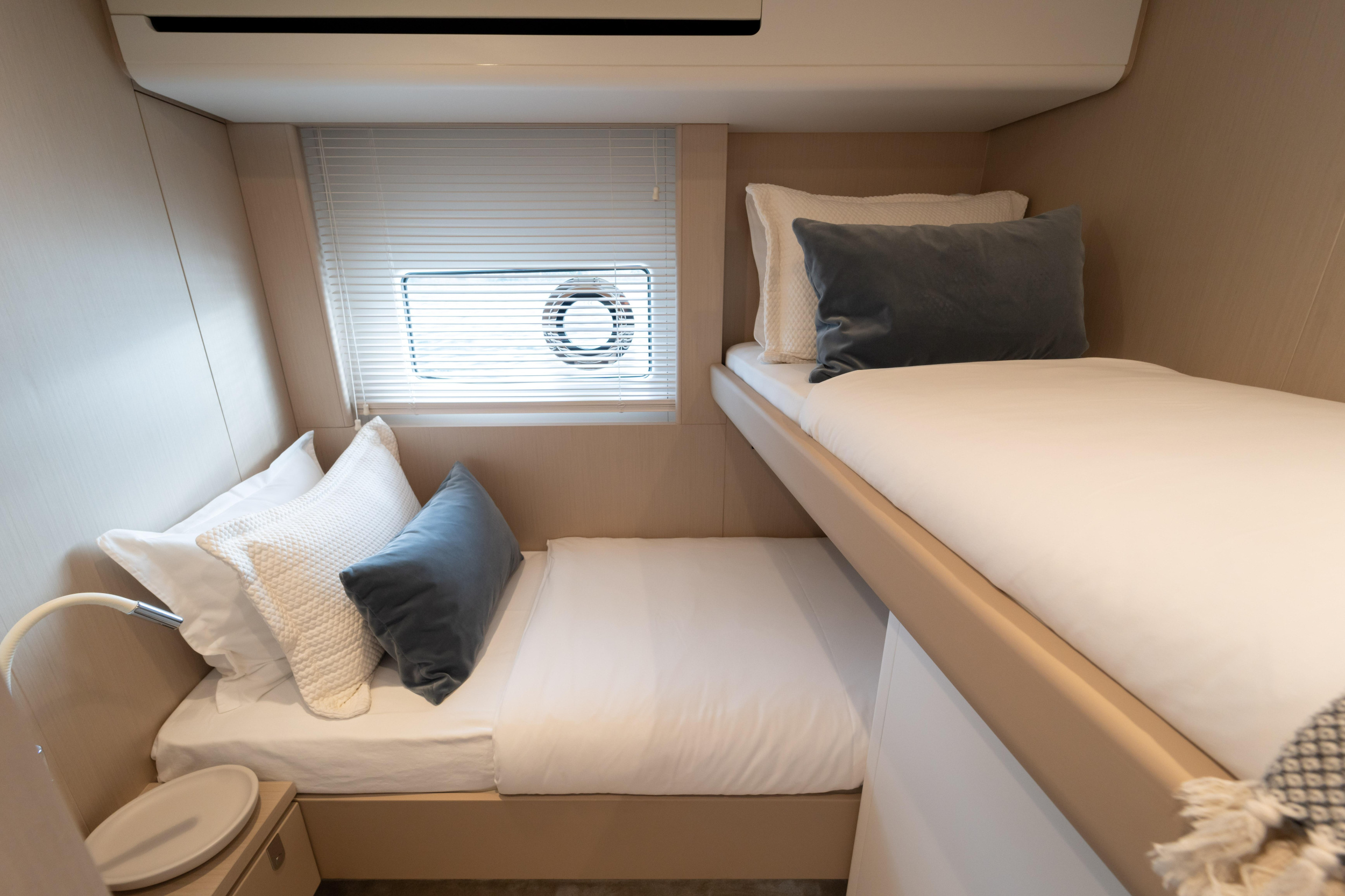 Azimut 68 Fly — photo 30