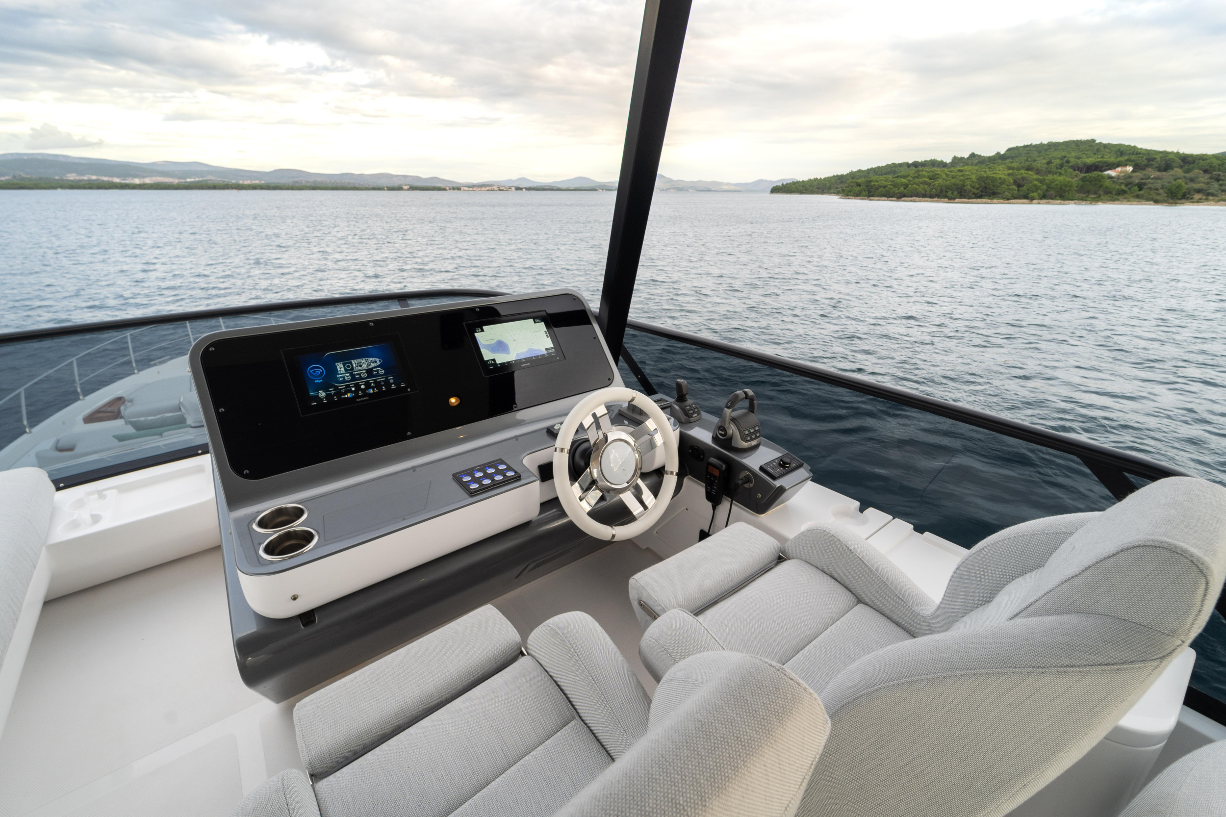 Azimut 68 Fly — photo 45