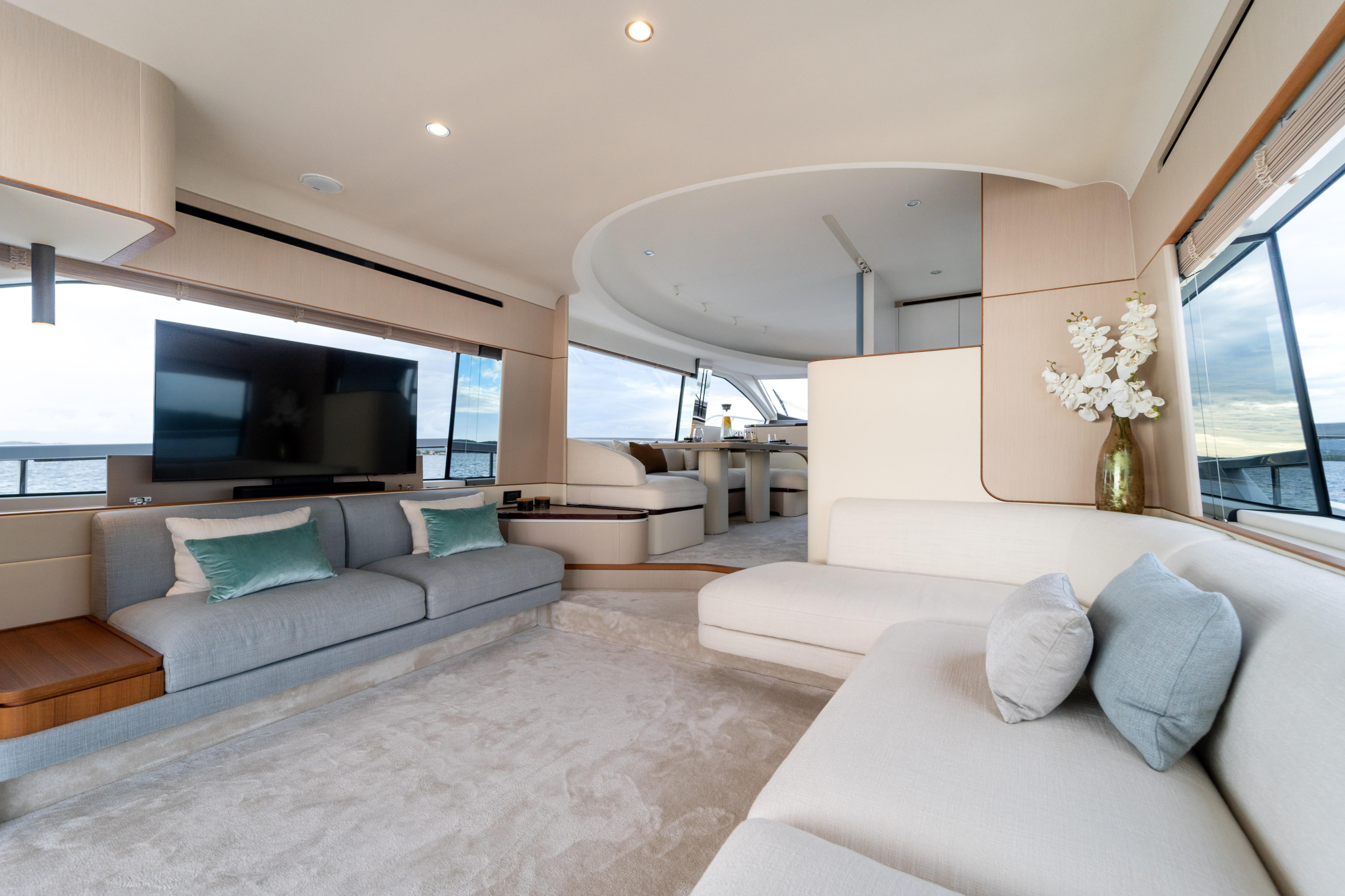 Azimut 68 Fly — photo 37