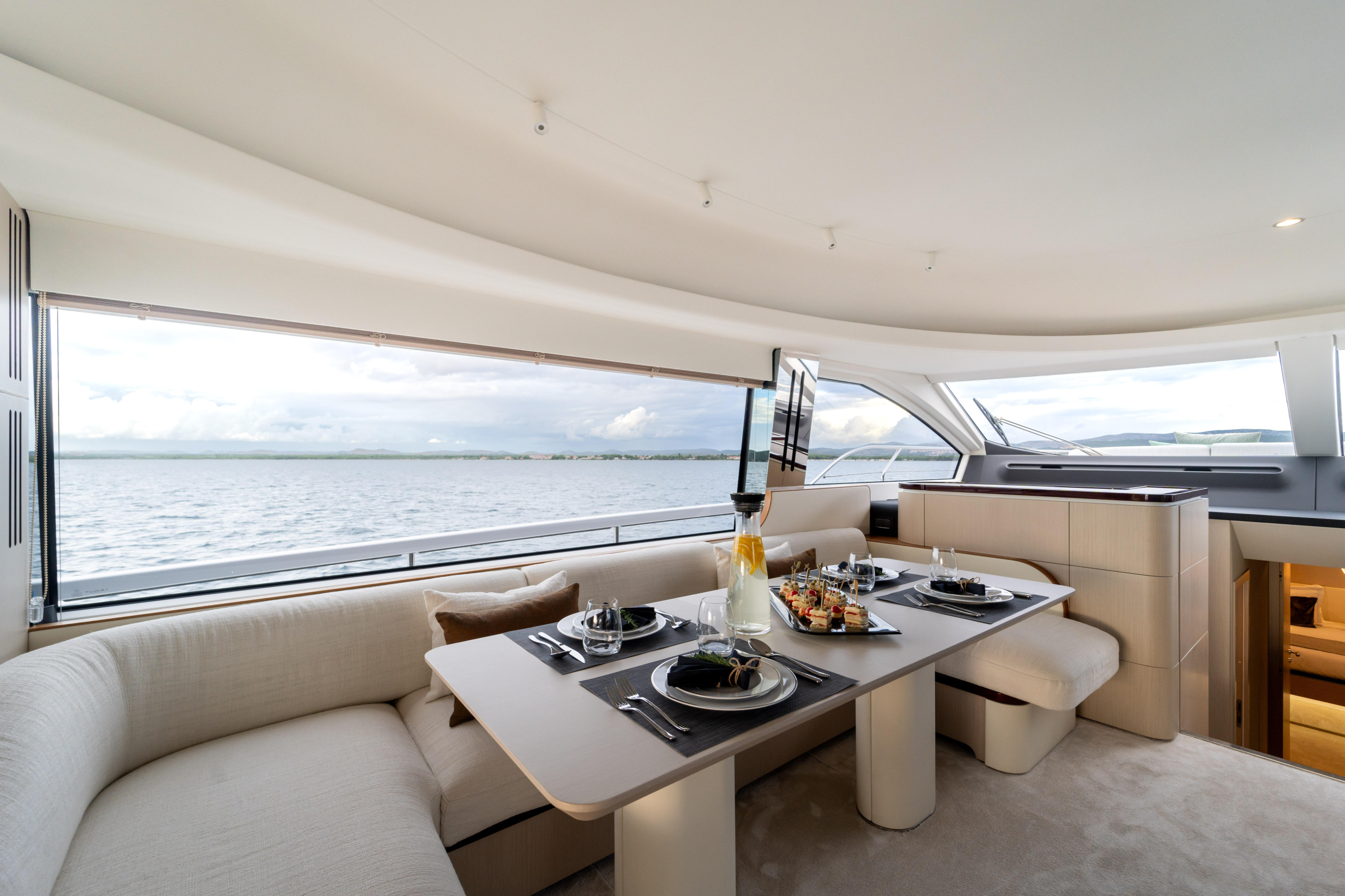 Azimut 68 Fly — photo 93