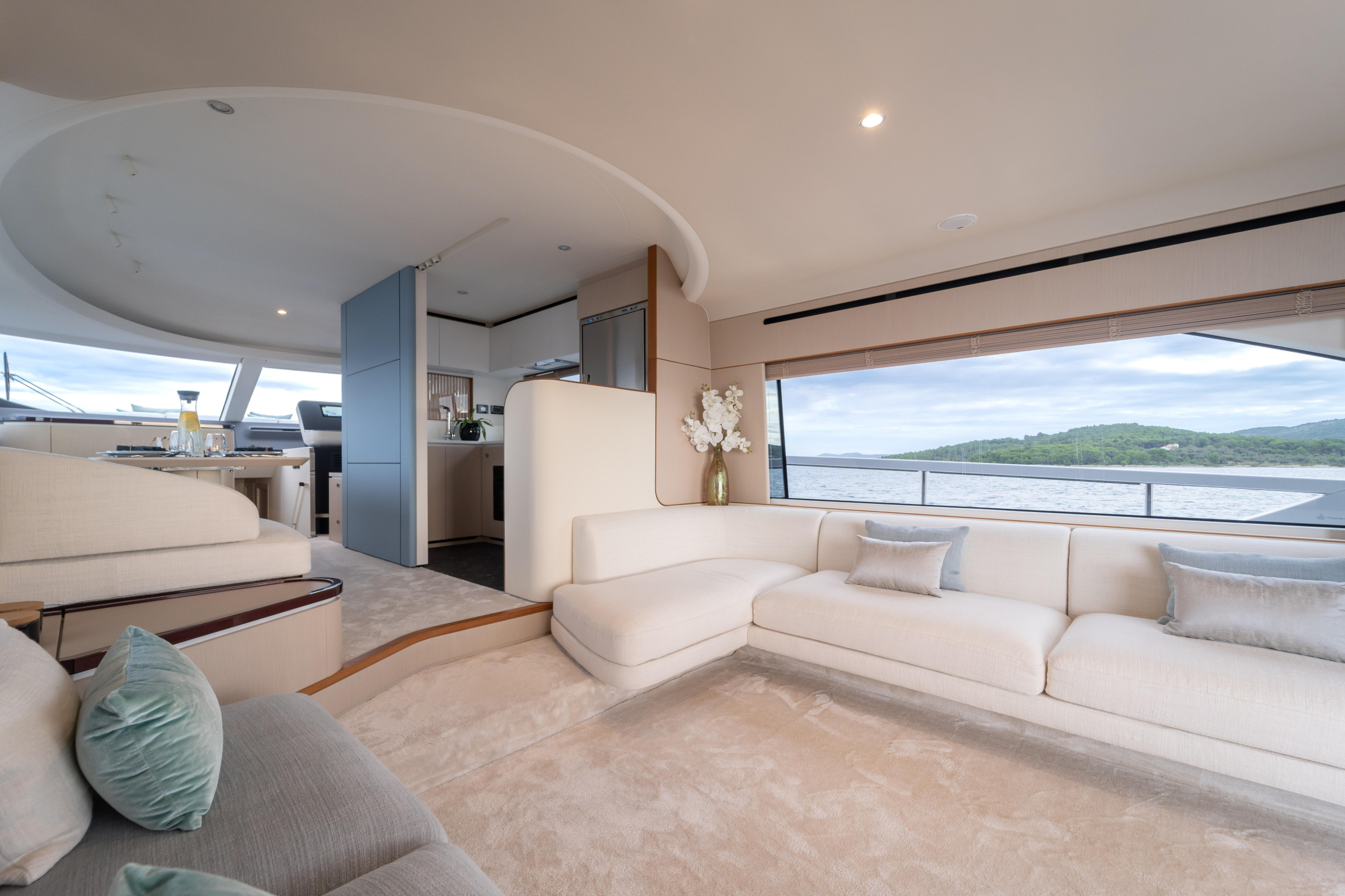Azimut 68 Fly — photo 69