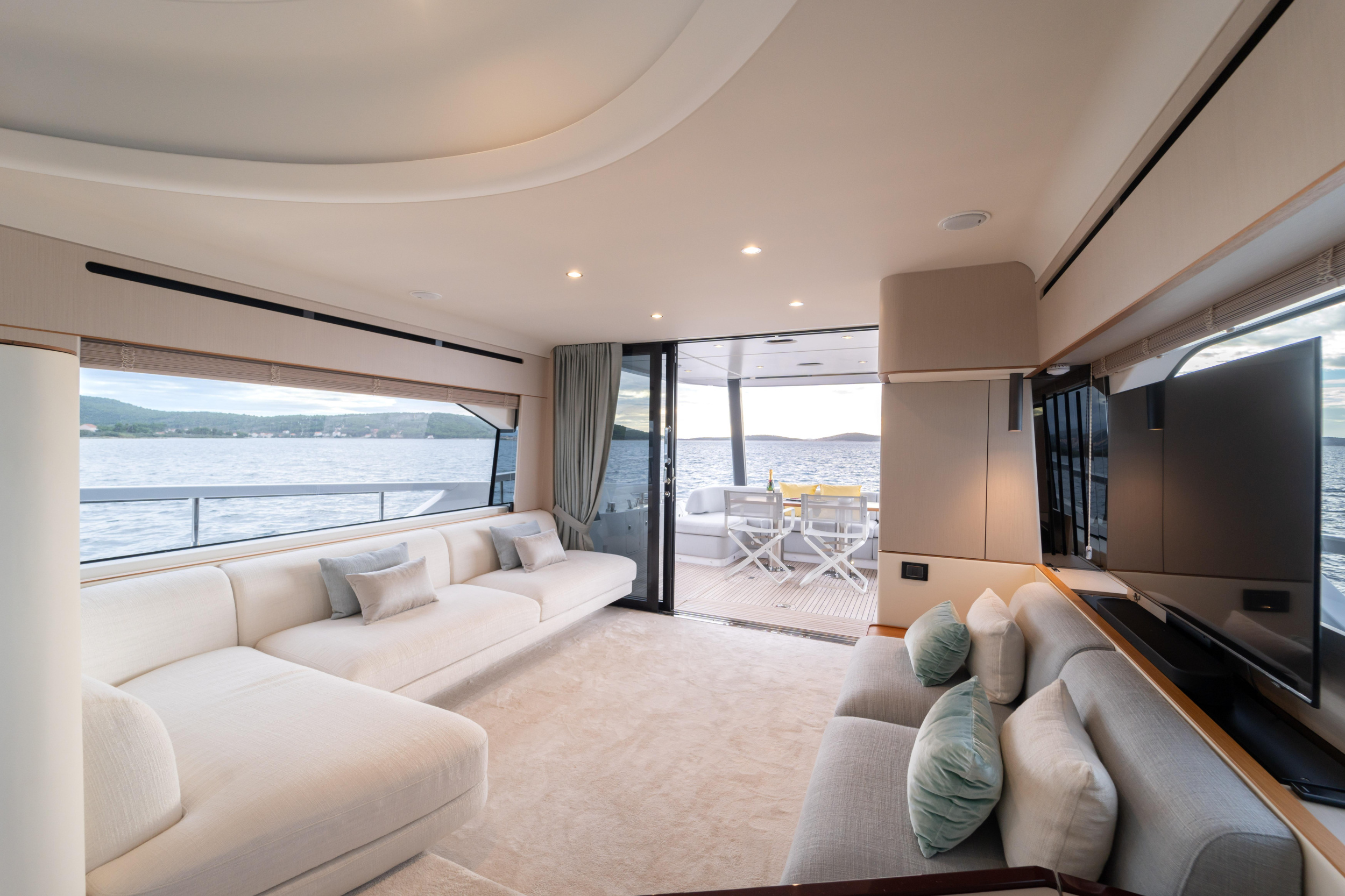 Azimut 68 Fly — photo 10