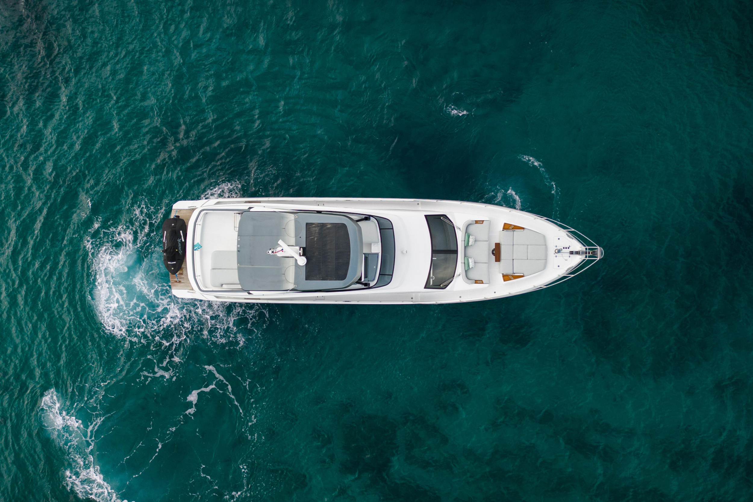 Azimut 68 Fly — photo 14