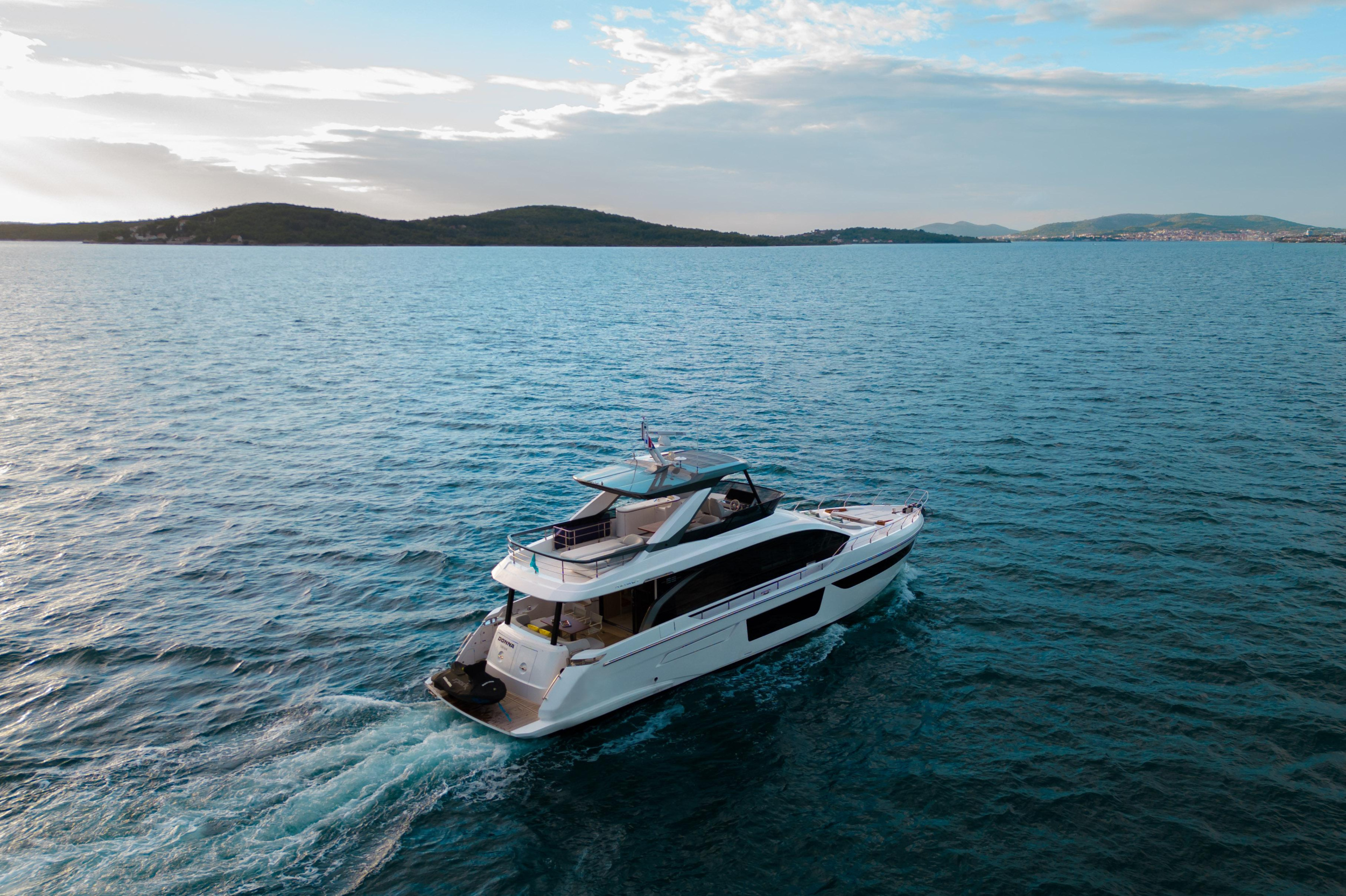 Azimut 68 Fly — photo 24