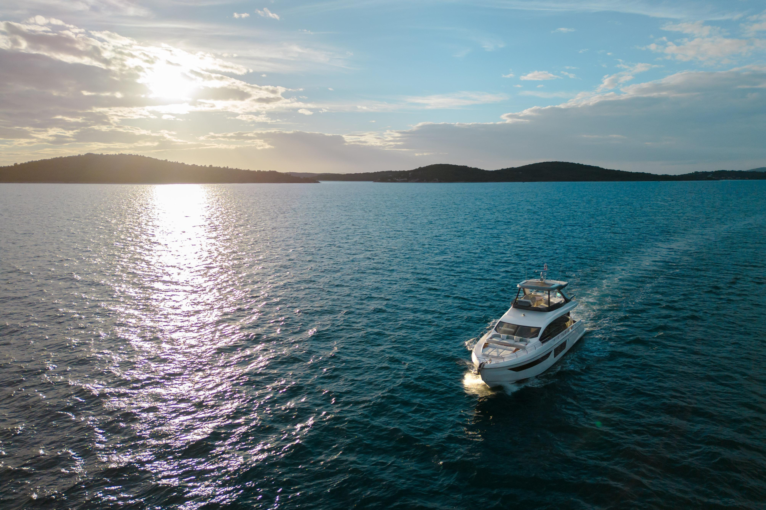 Azimut 68 Fly — photo 43