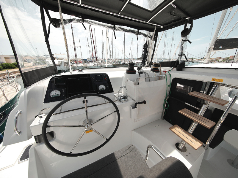 Lagoon 42 — photo 21