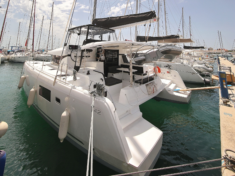 Lagoon 42 — photo 20
