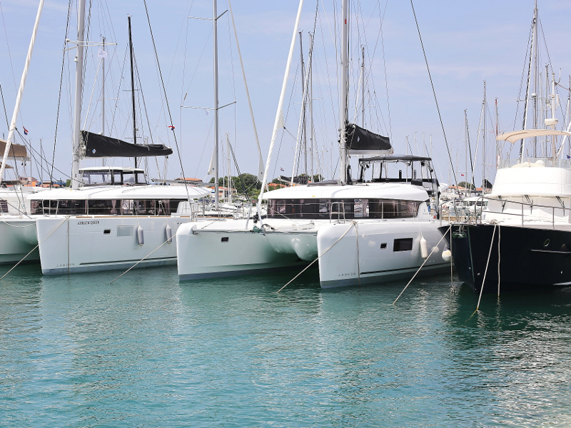 Lagoon 42 — photo 115