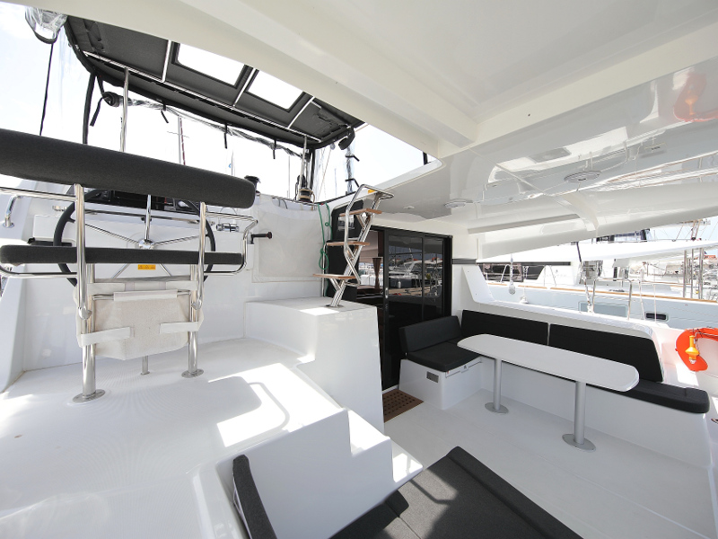 Lagoon 42 — photo 12