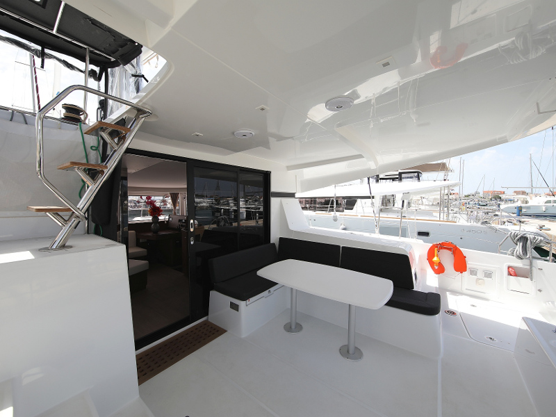 Lagoon 42 — photo 10