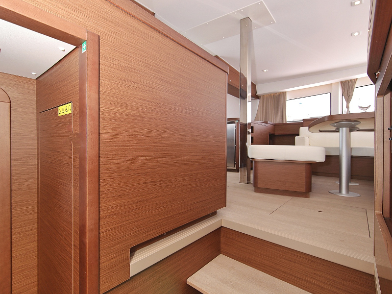 Lagoon 42 — photo 2