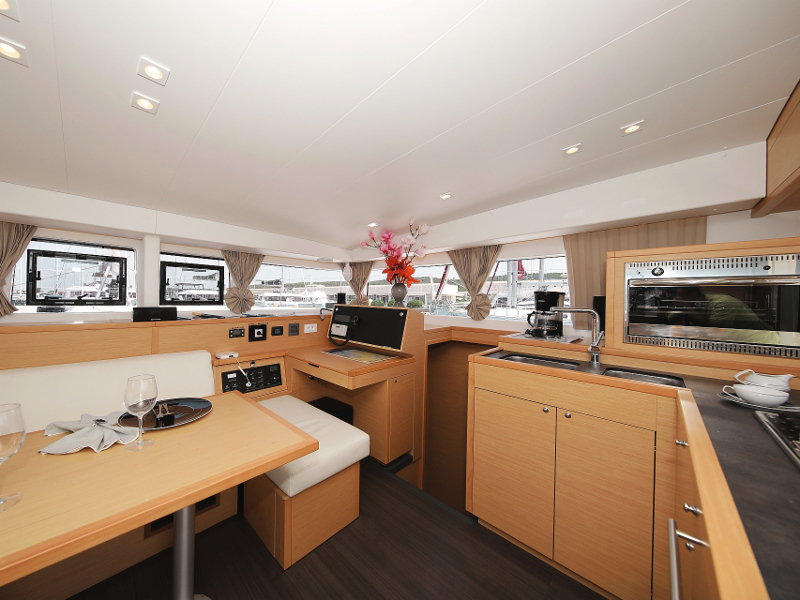 Lagoon 400 S2 LTD EDITION — photo 4