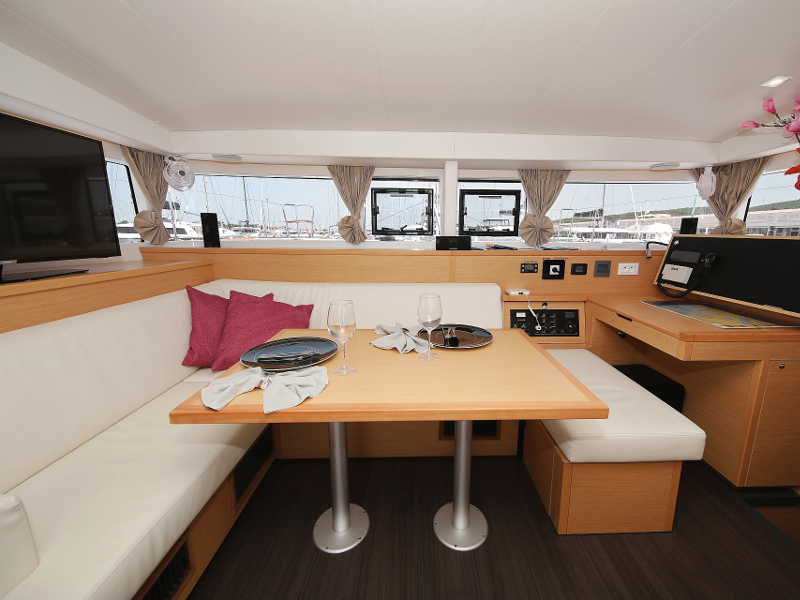 Lagoon 400 S2 LTD EDITION — photo 21