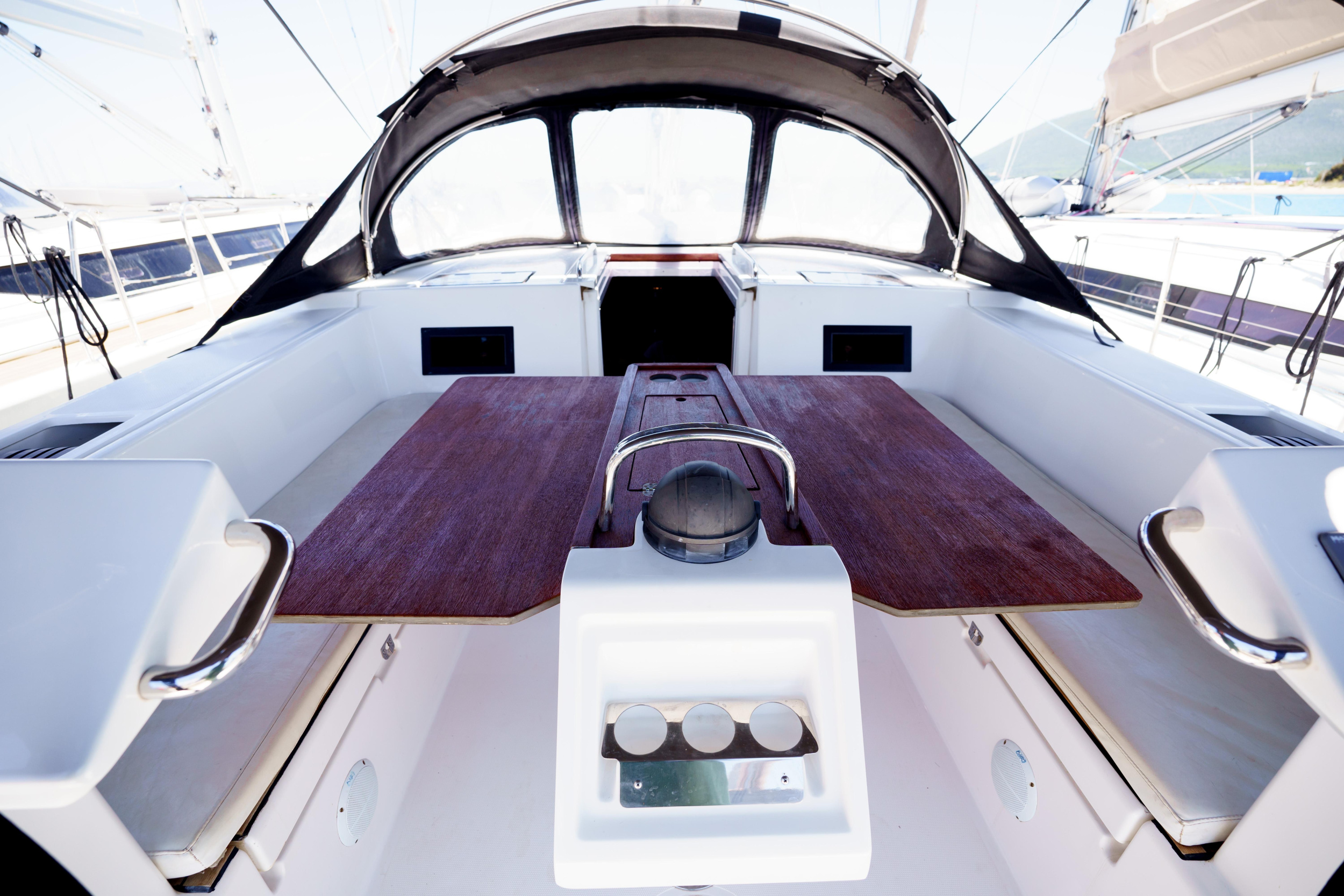 Bavaria C45 — photo 10