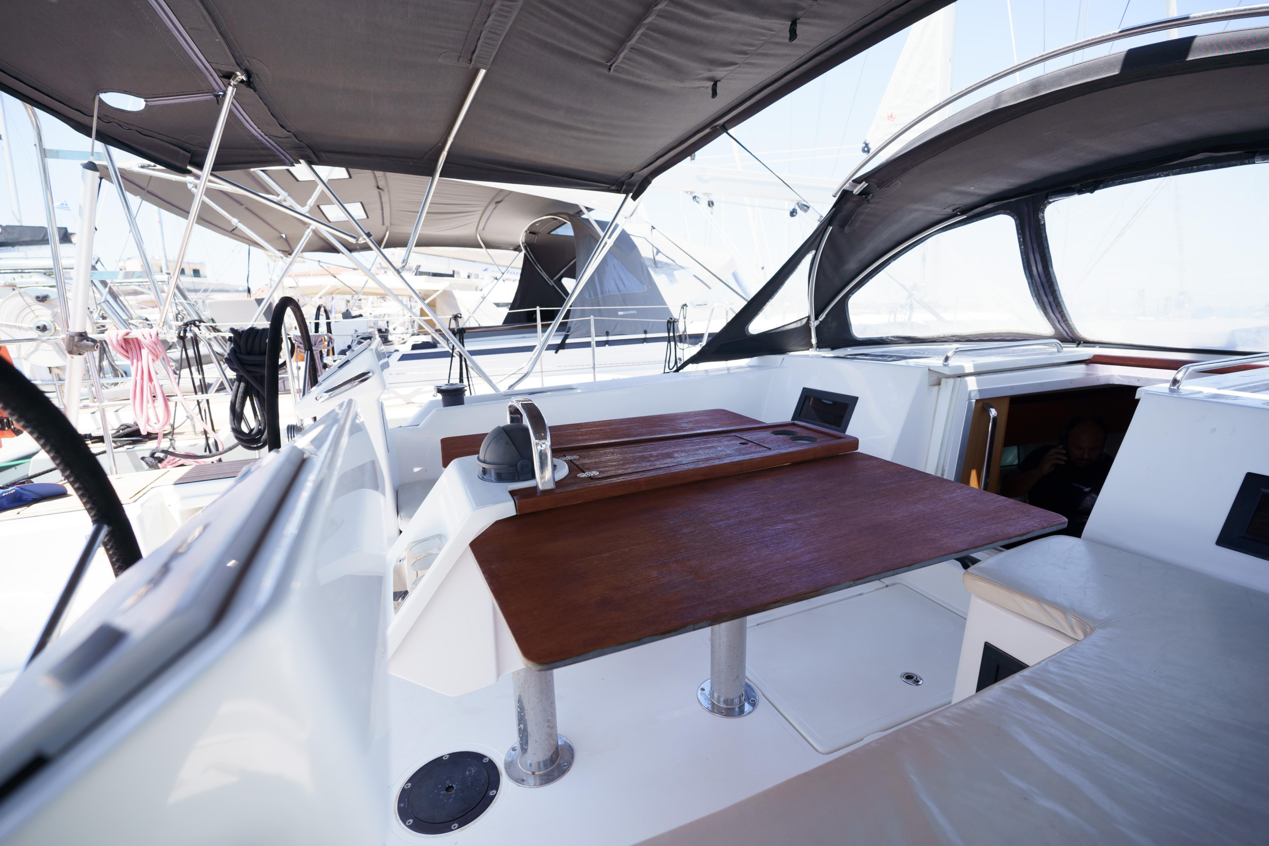 Bavaria C45 — photo 4