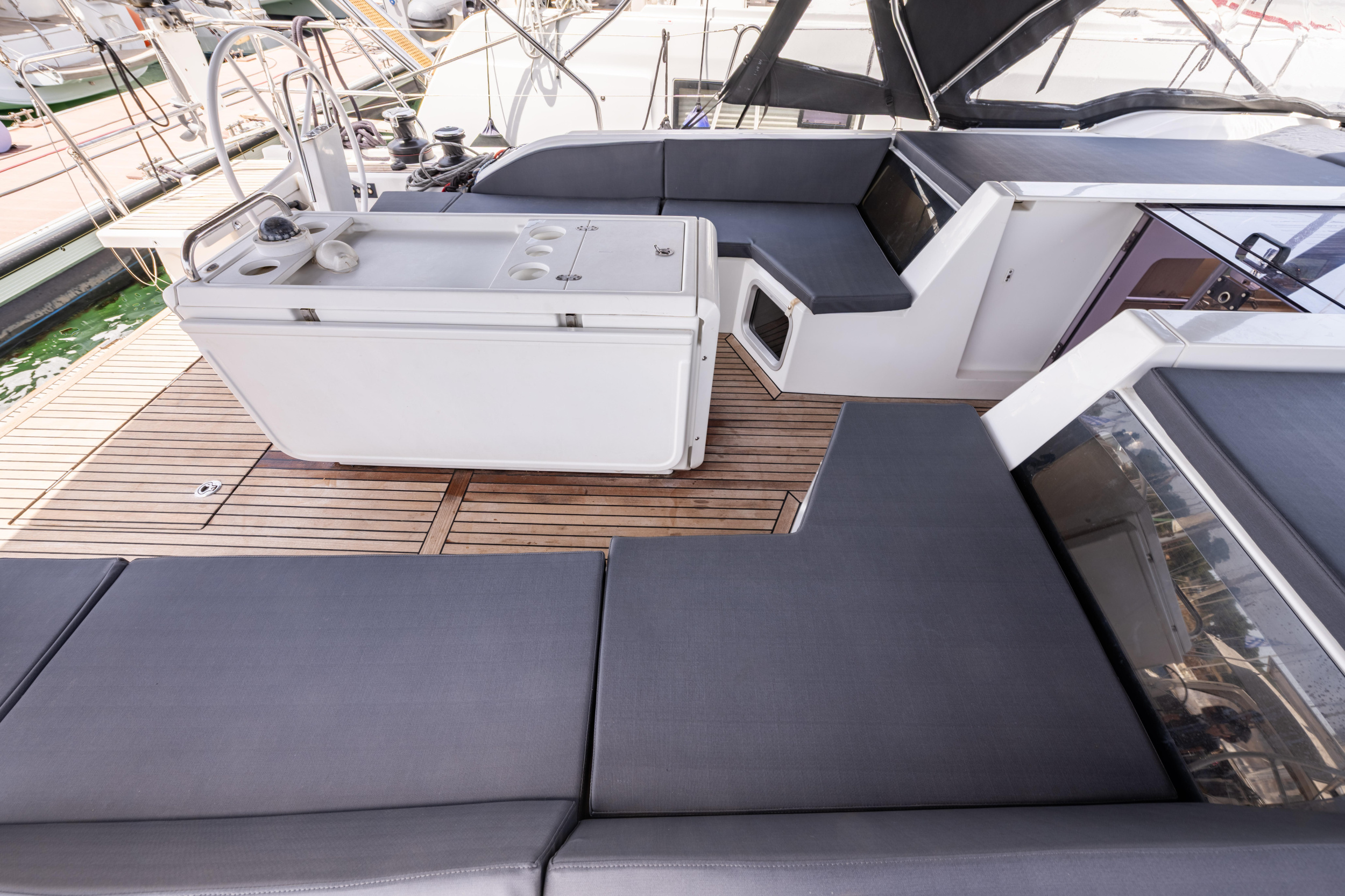 Oceanis 51.1 — photo 13