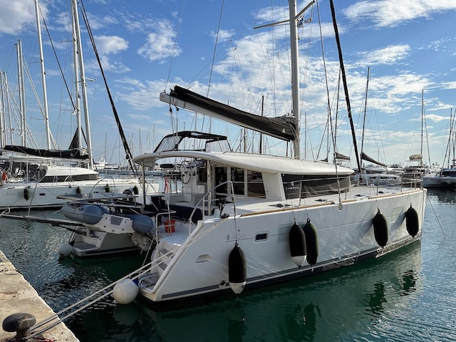 Lagoon 400 S2 — photo 1