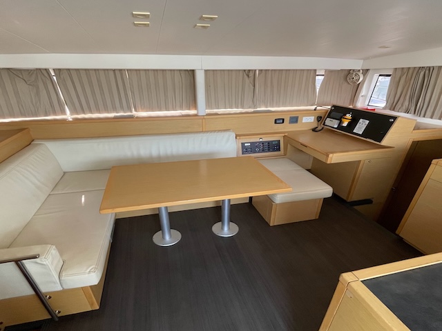 Lagoon 400 S2 — photo 2