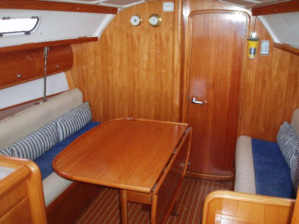 Bavaria 32 Cruiser — photo 10