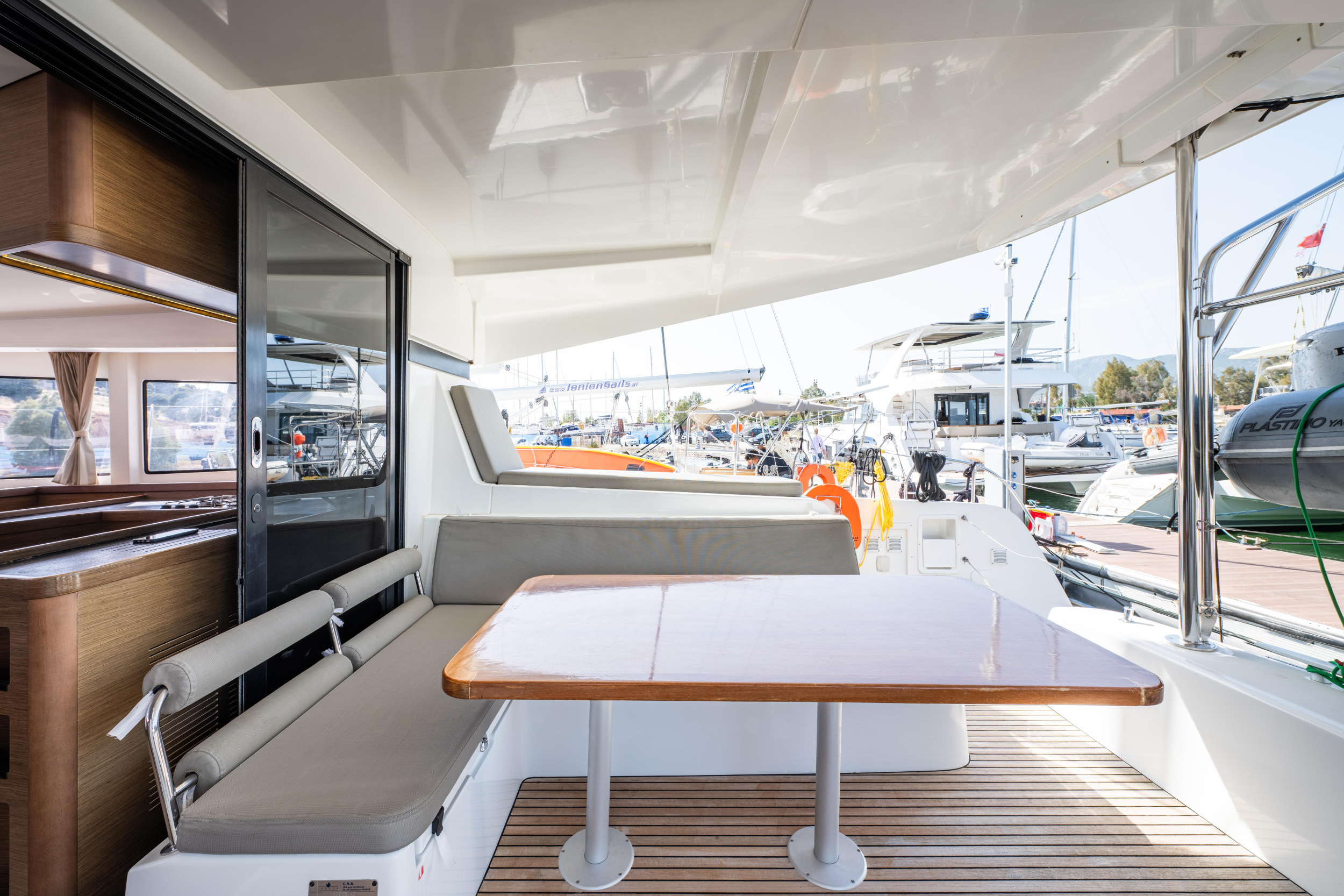 Lagoon 42 — photo 12