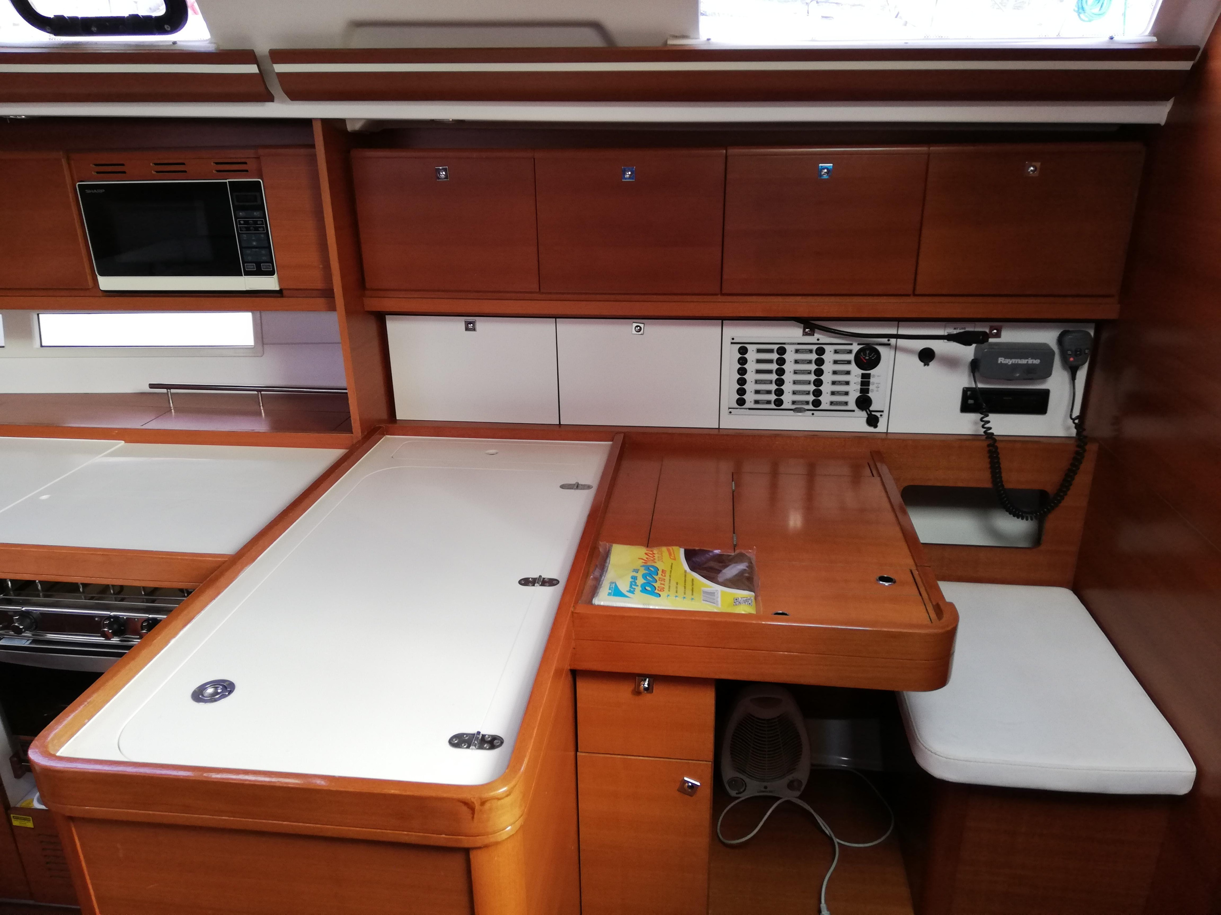 Dufour 450 Owner version — photo 7