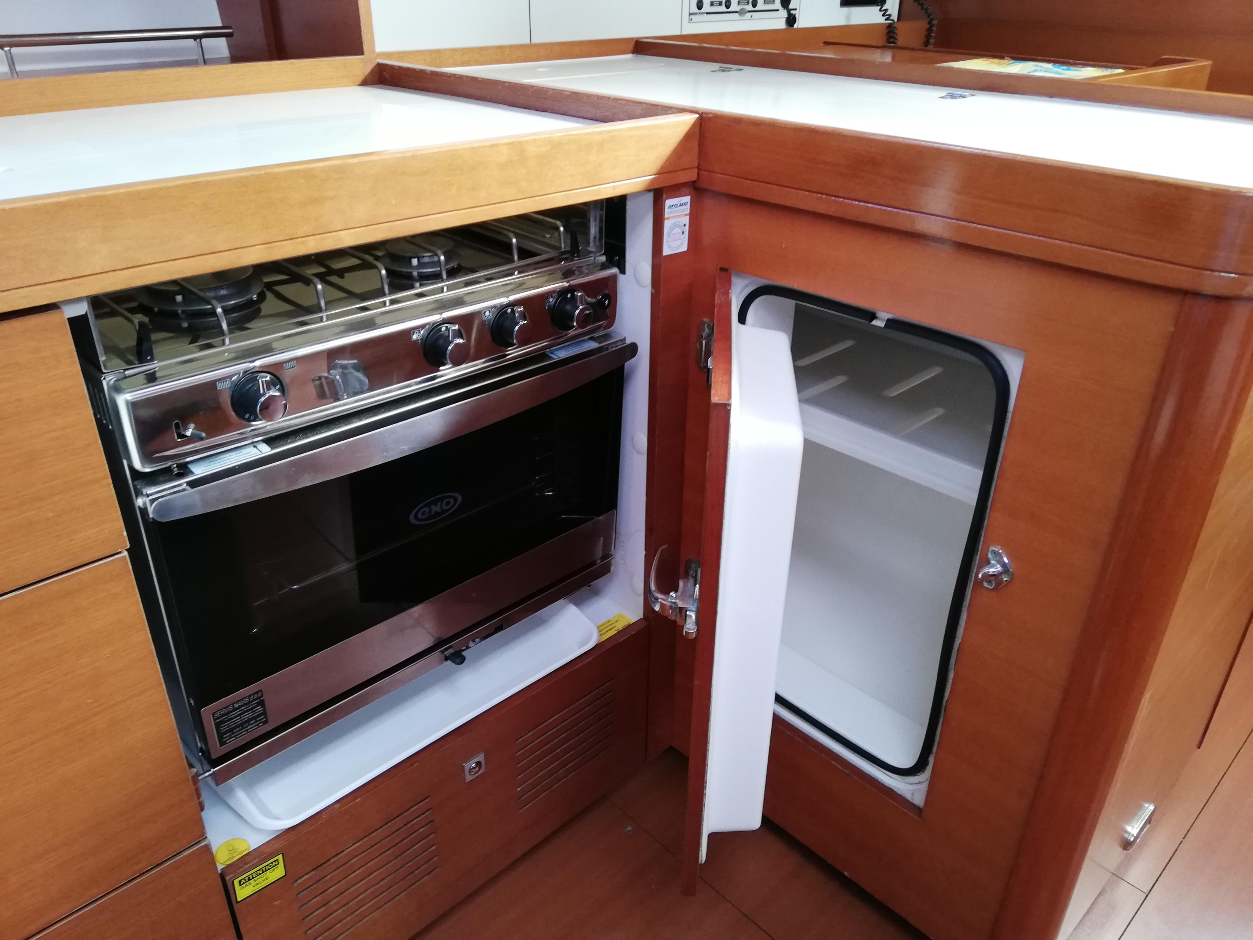 Dufour 450 Owner version — photo 8