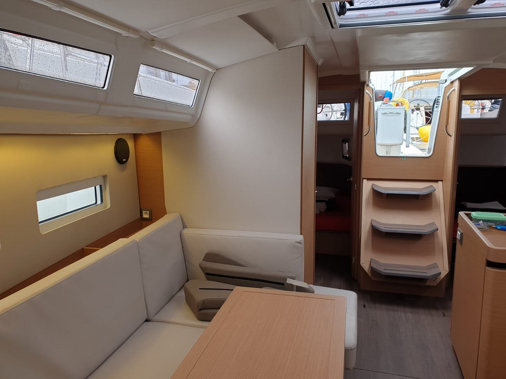Sun Odyssey 410 — photo 2