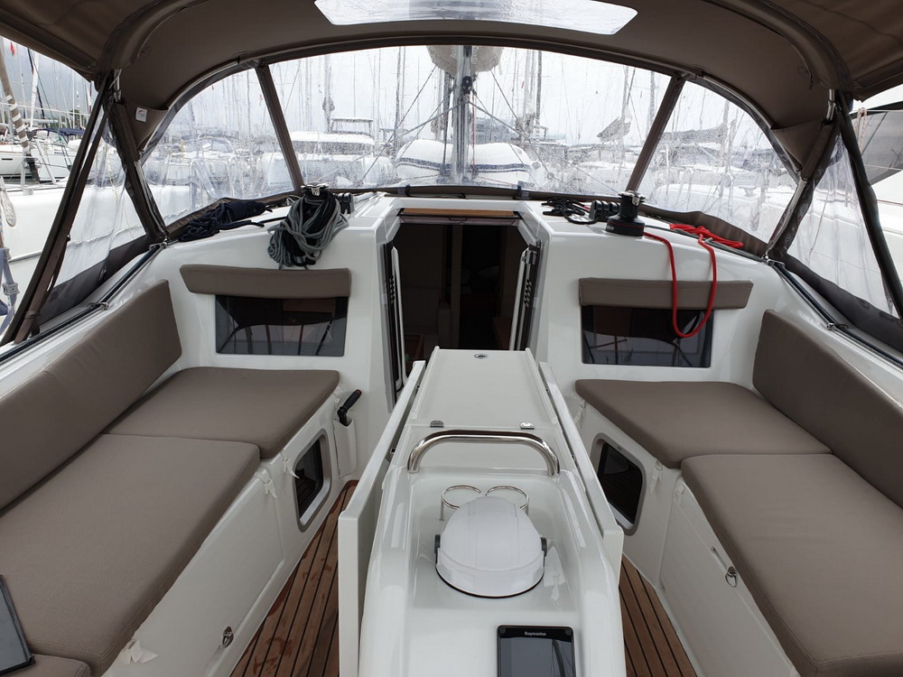 Sun Odyssey 410 — photo 6