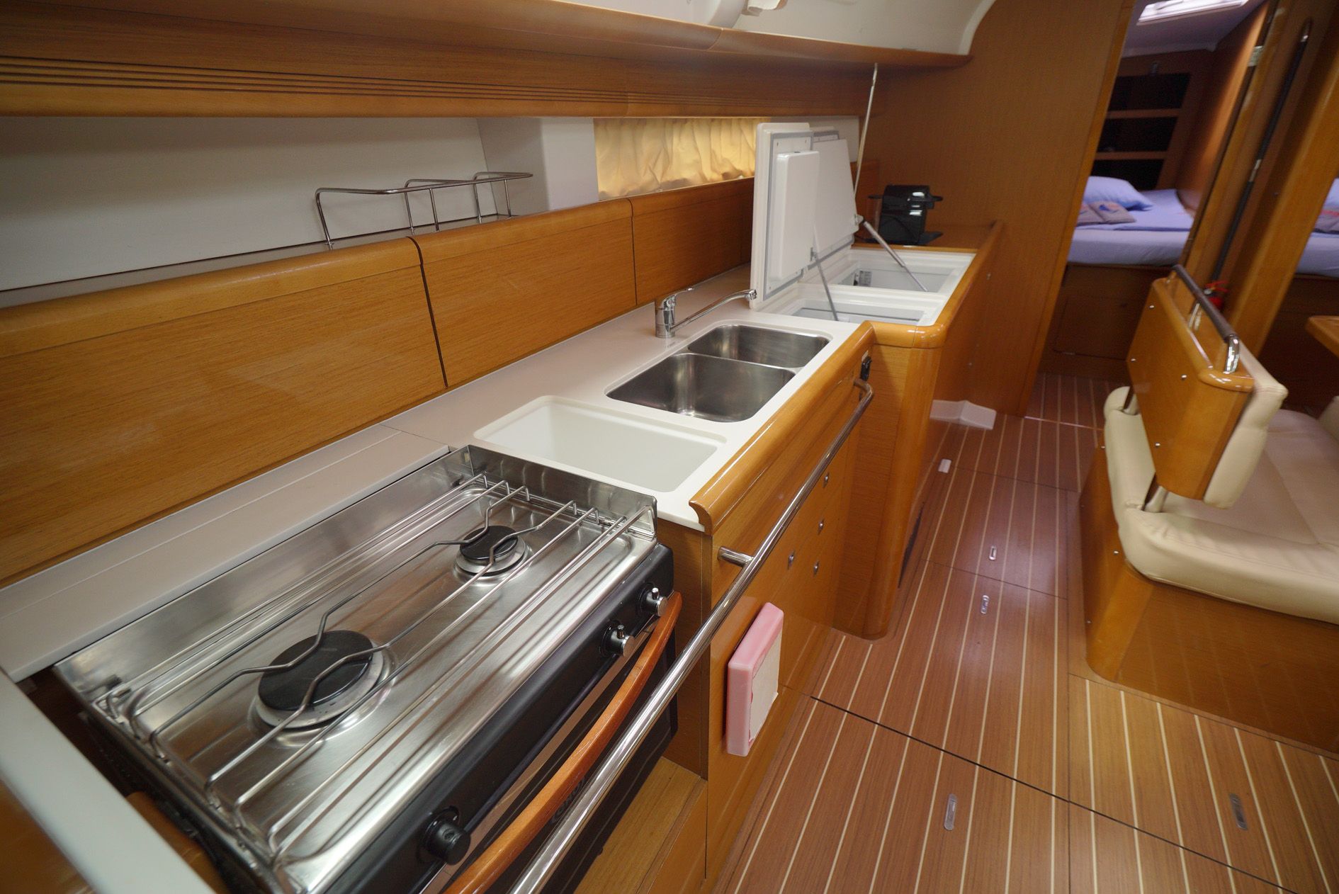 Sun Odyssey 44 i — photo 3