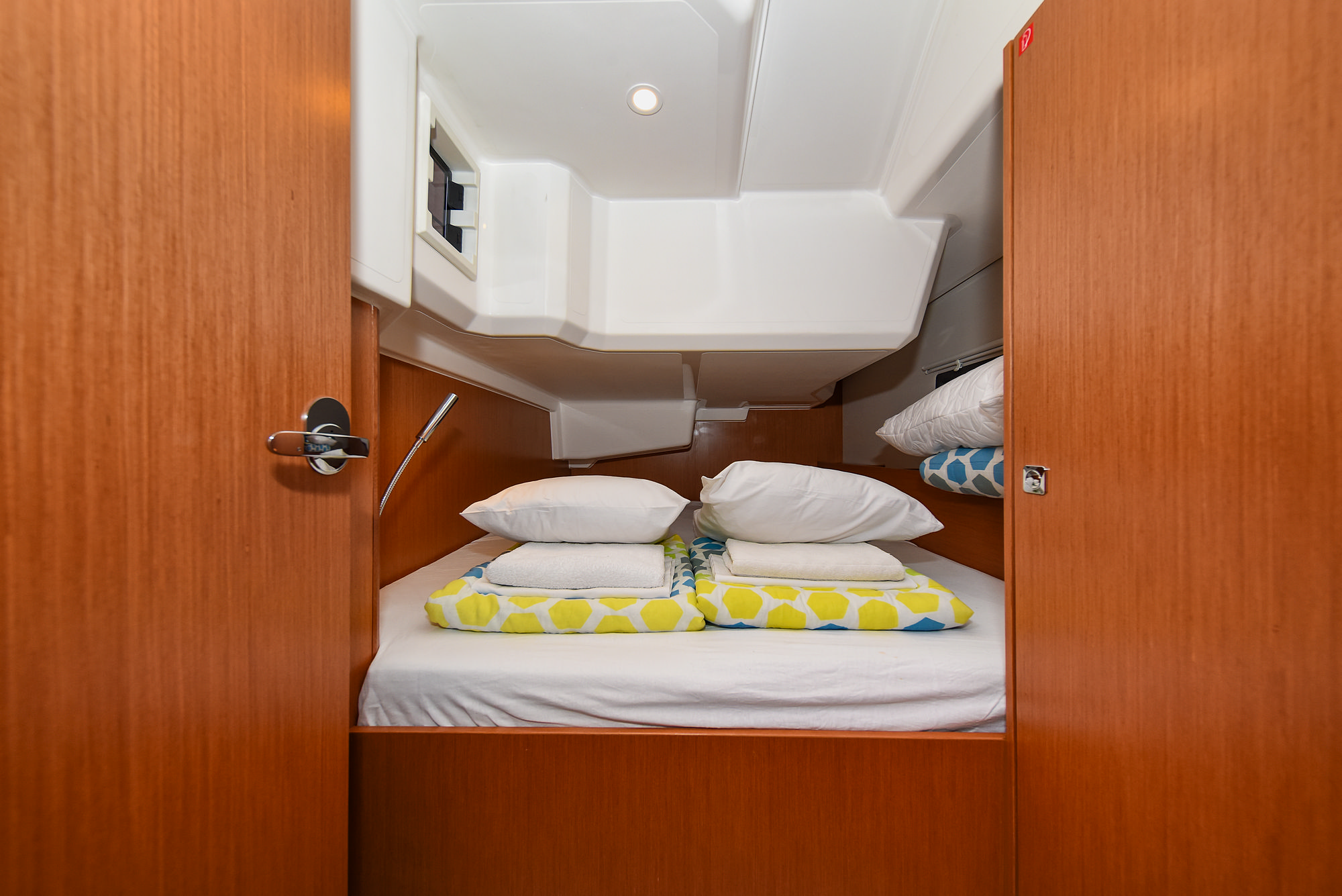 Bavaria C38 — photo 16