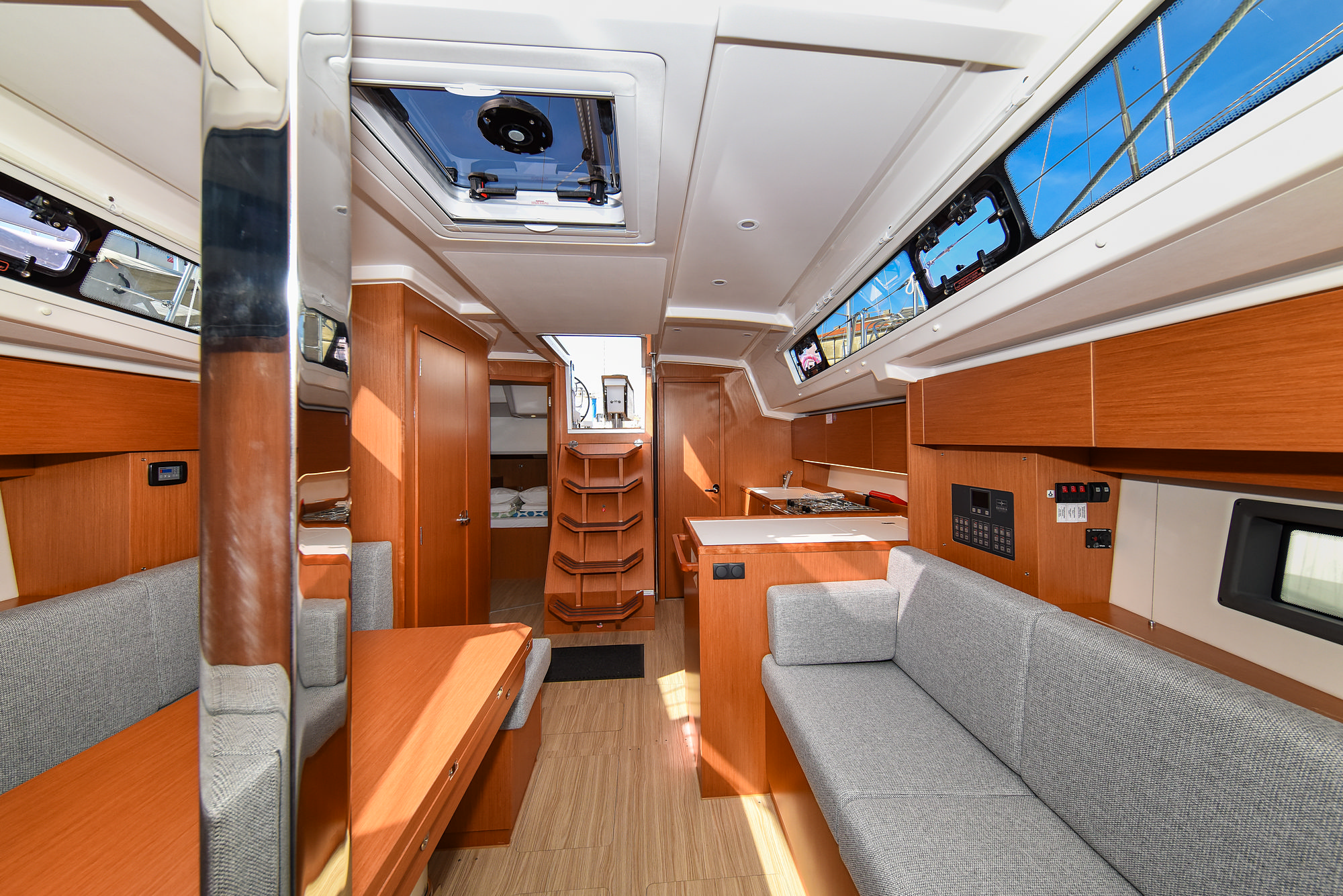 Bavaria C38 — photo 73