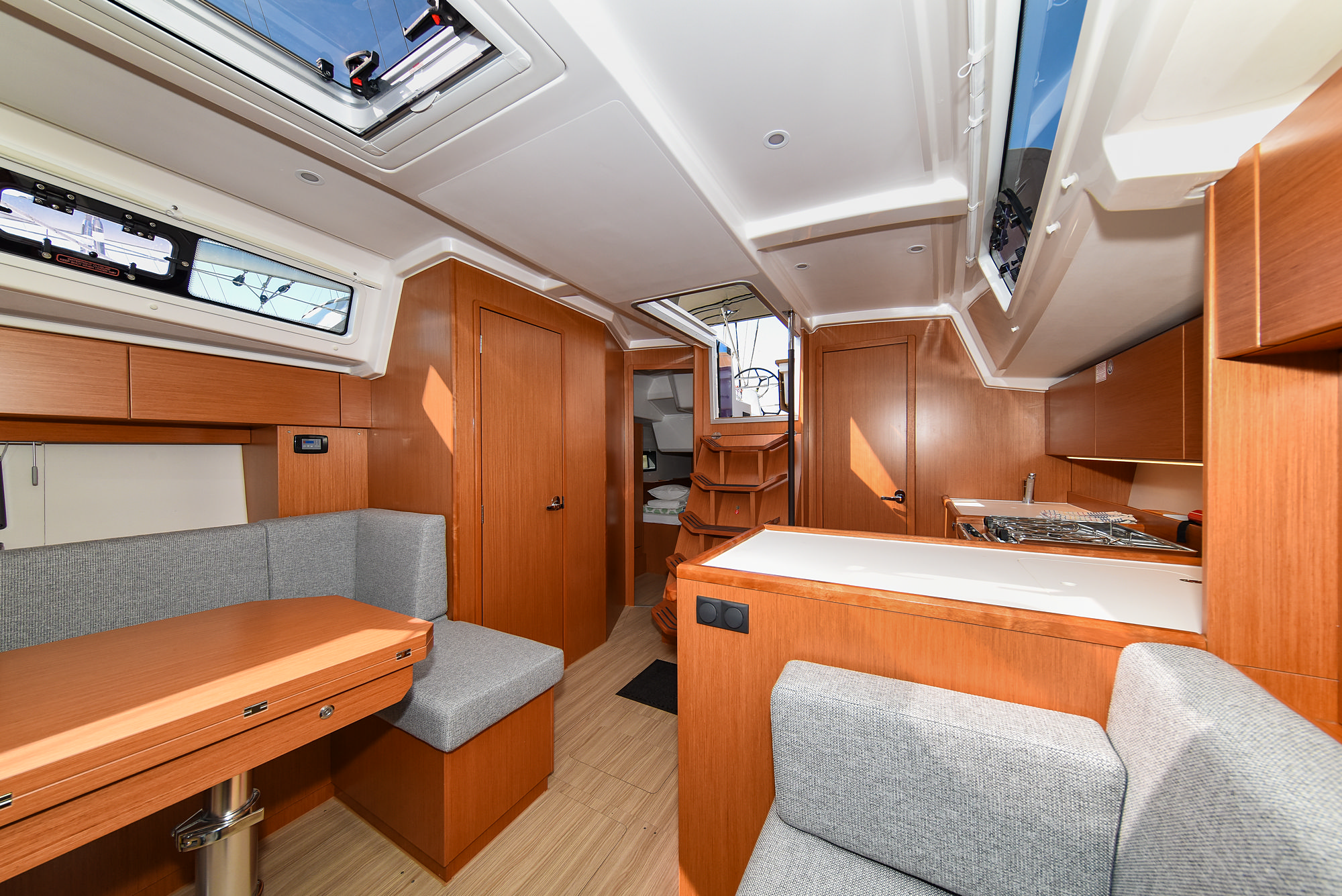 Bavaria C38 — photo 25