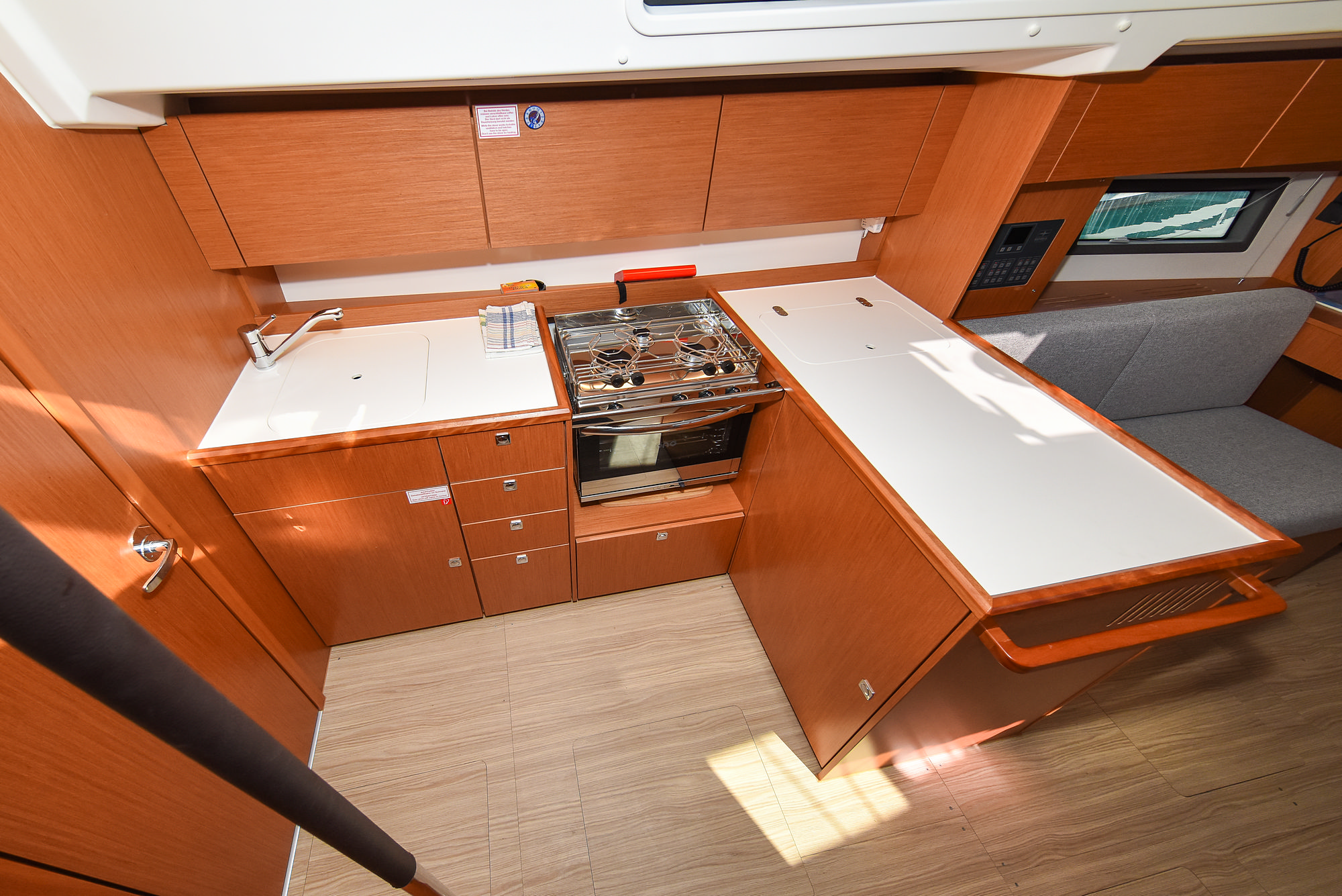 Bavaria C38 — photo 27