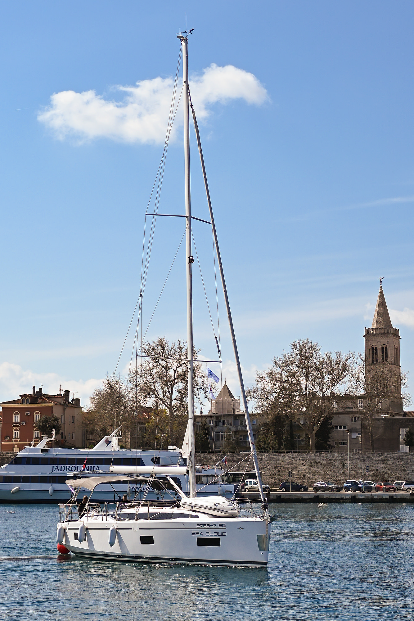 Bavaria C38 — photo 9