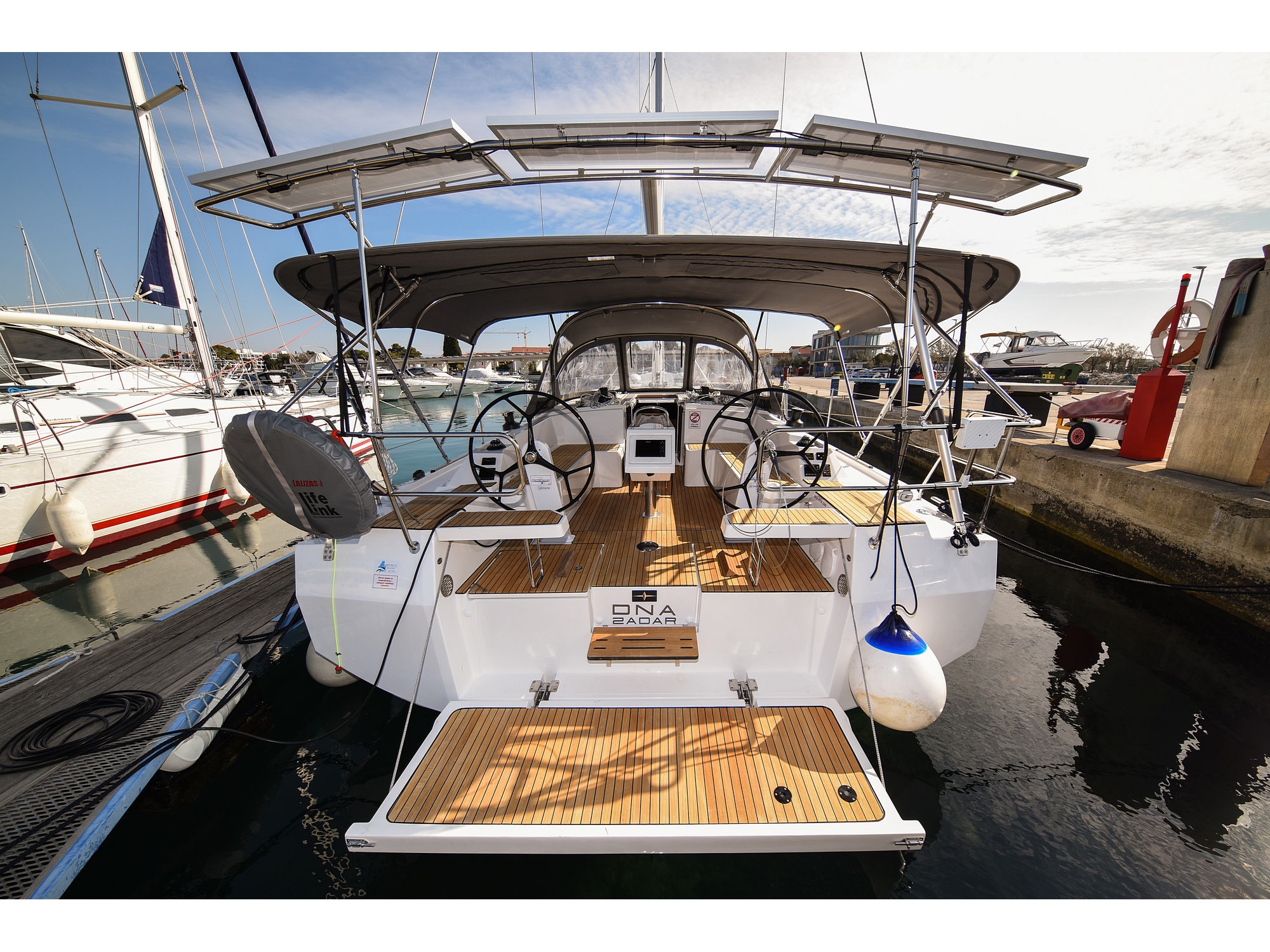 Bavaria C42 — photo 1