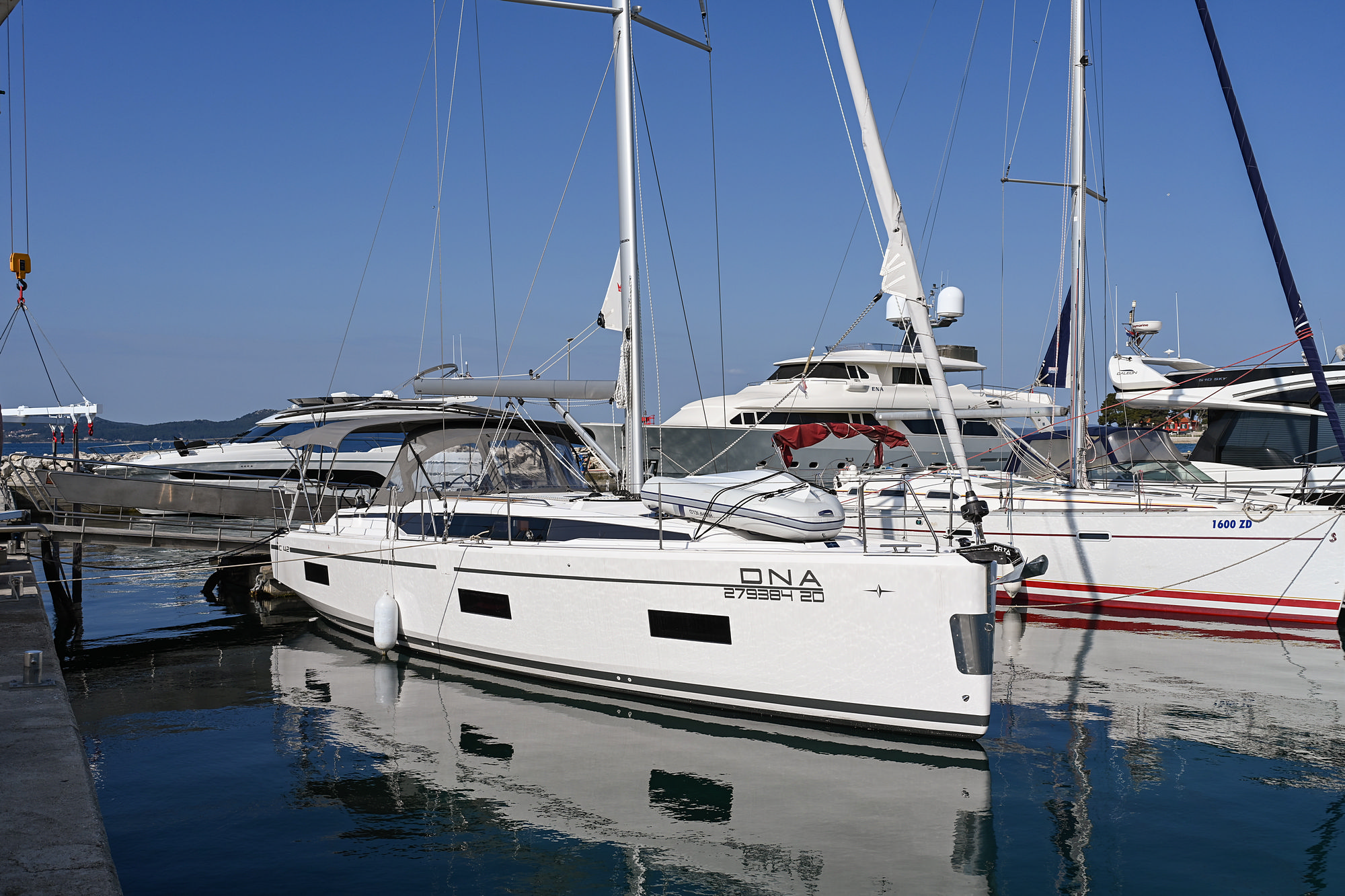 Bavaria C42 — photo 55