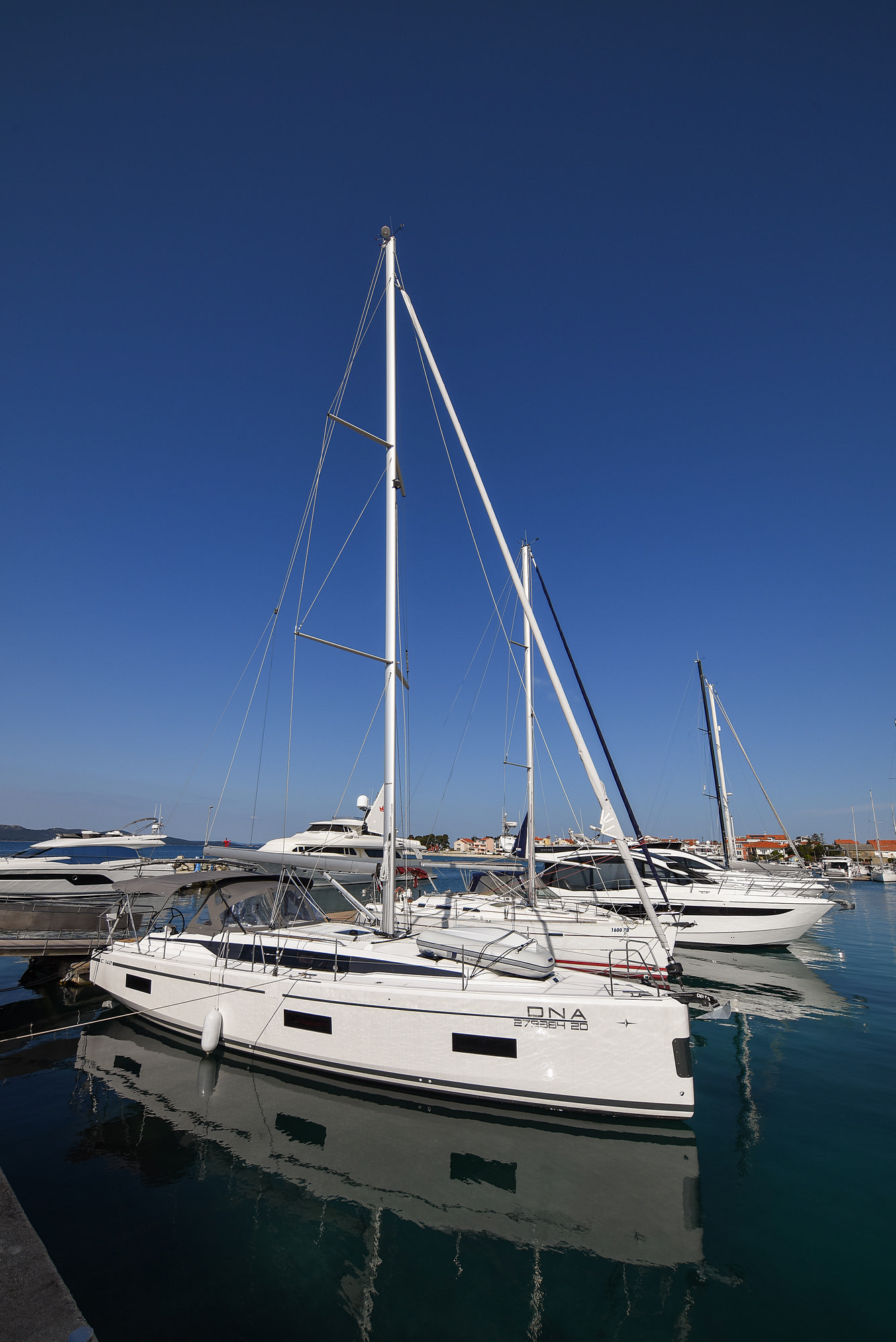 Bavaria C42 — photo 49