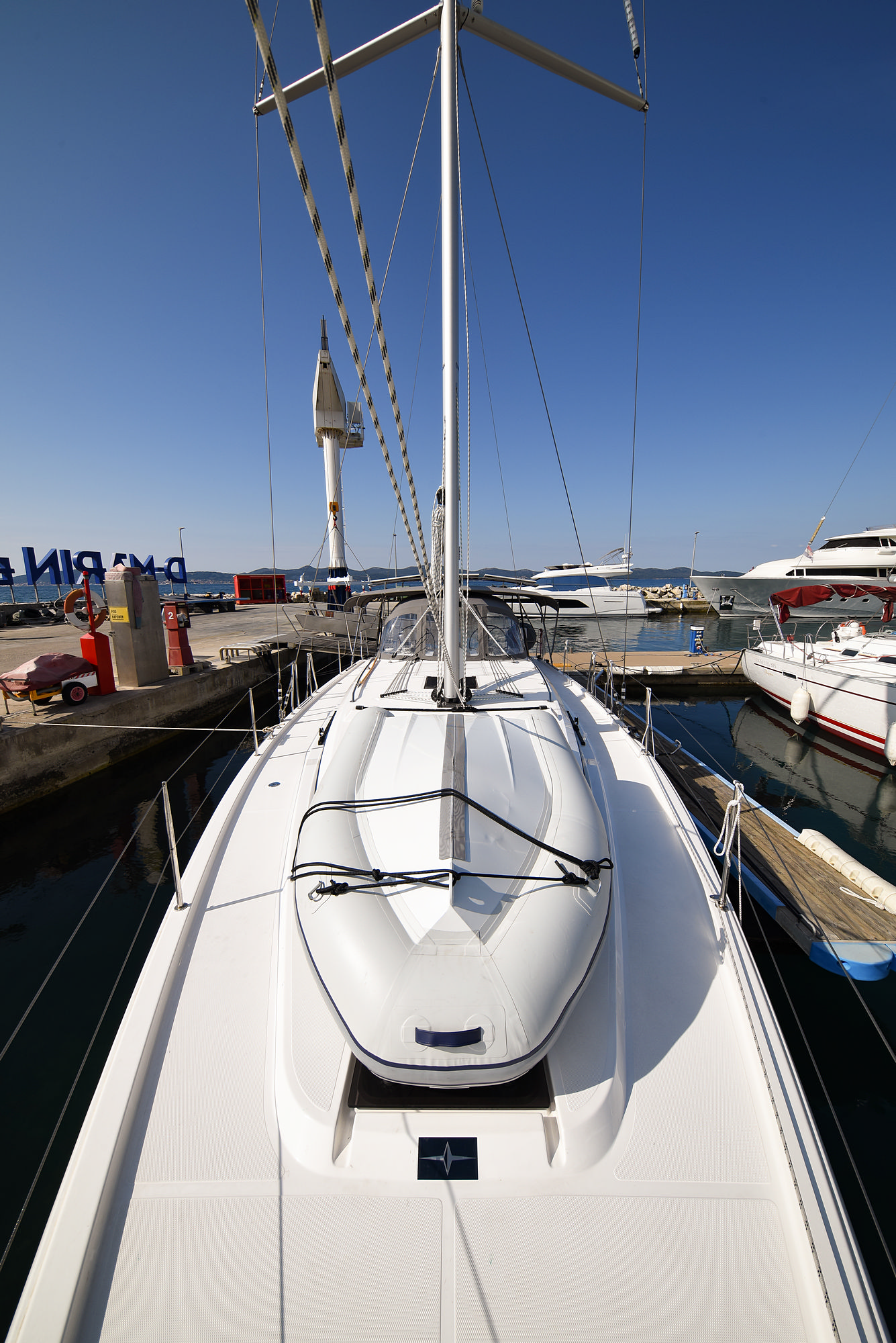 Bavaria C42 — photo 59