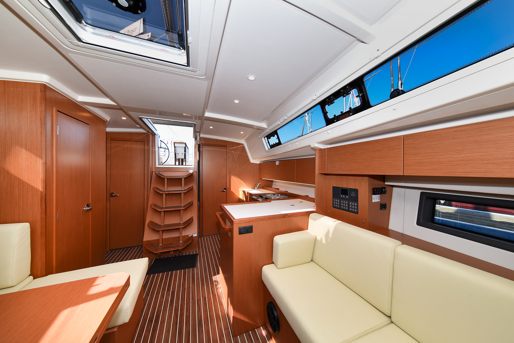 Bavaria C42 — photo 65