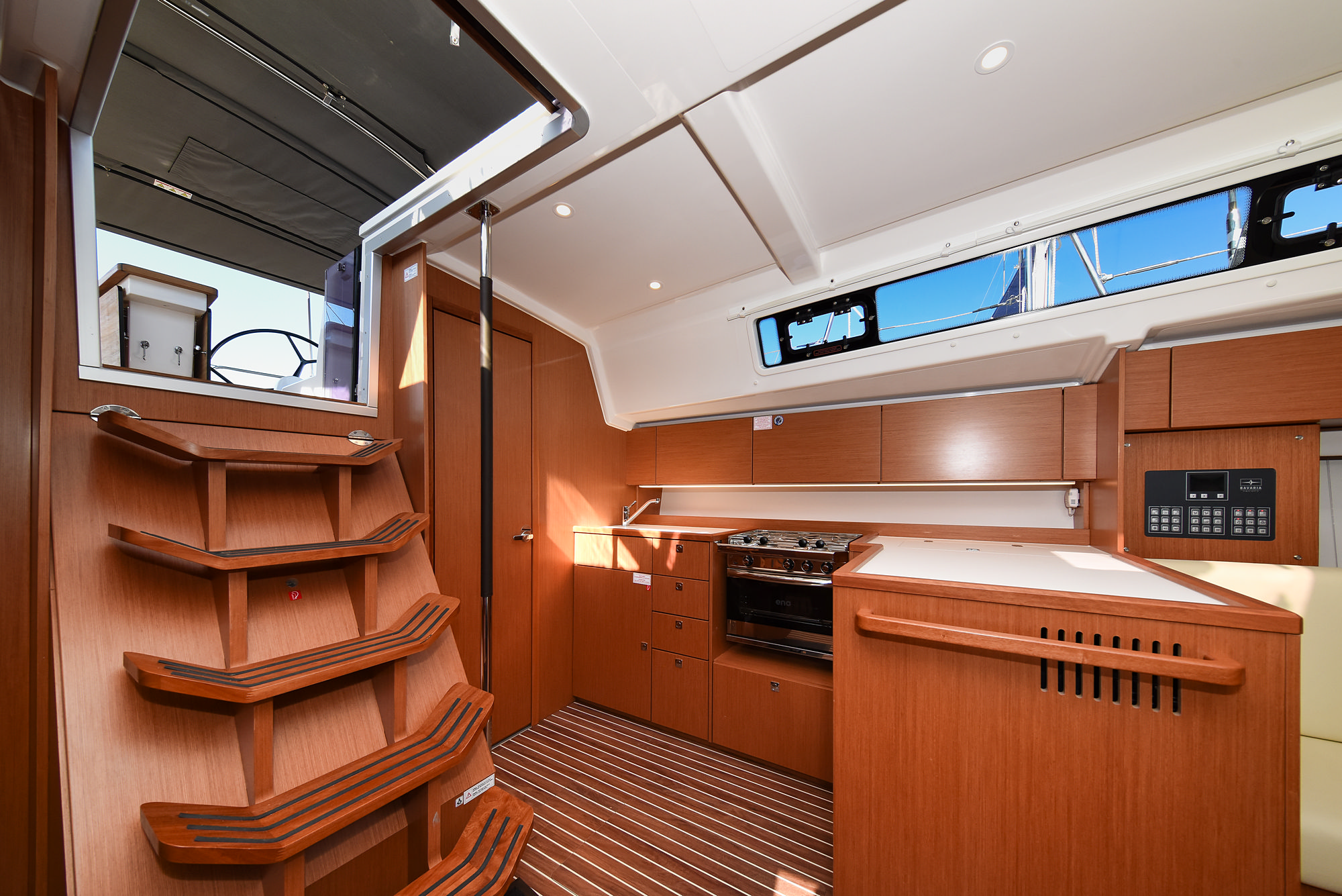 Bavaria C42 — photo 64