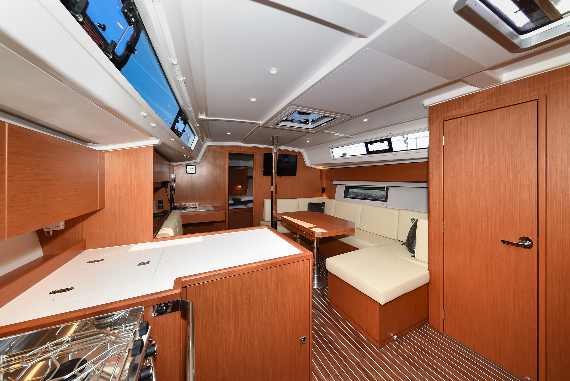 Bavaria C42 — photo 41